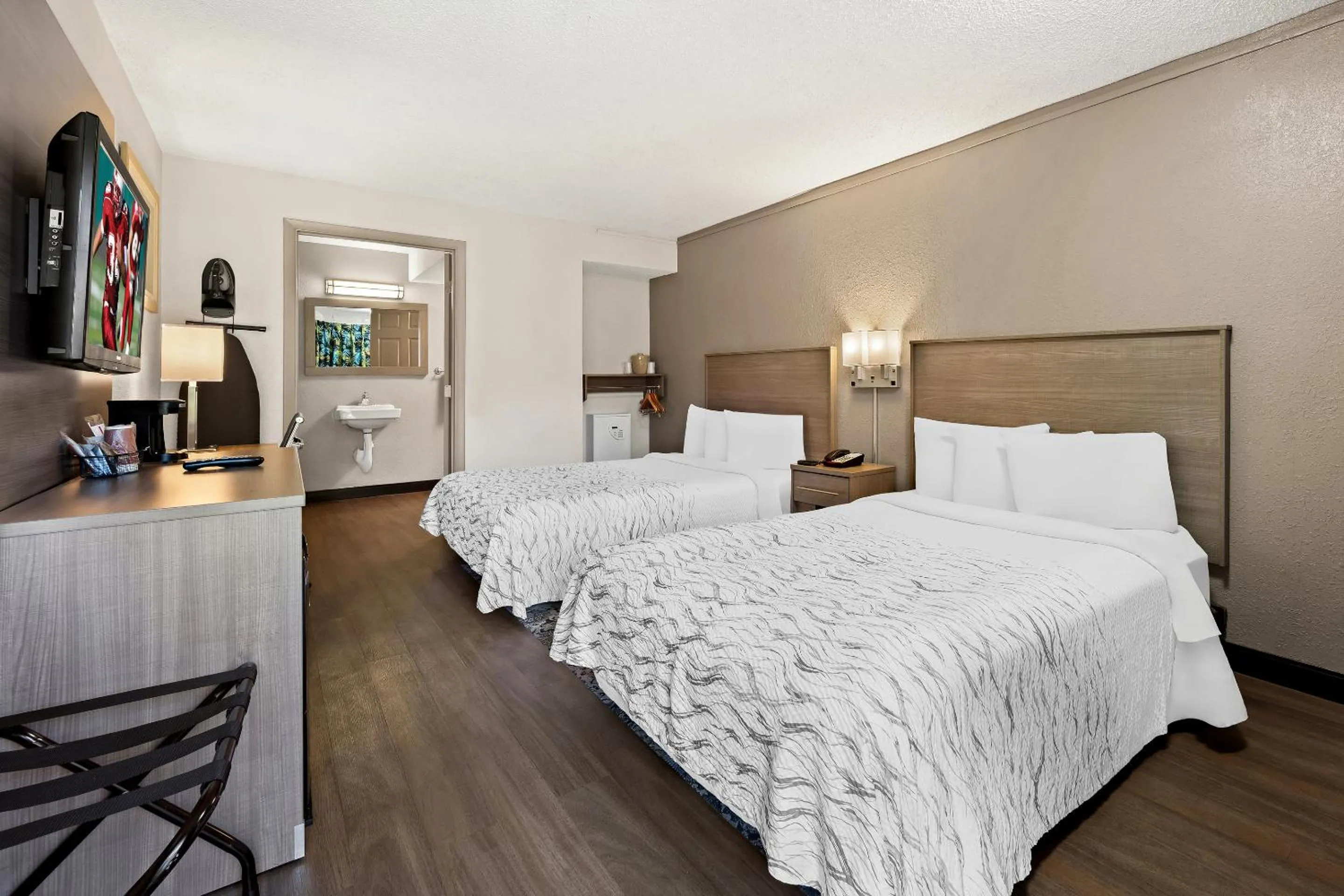 Photo of the whole room, Bed in Red Roof Inn PLUS+ & Suites Naples Downtown-5th Ave S