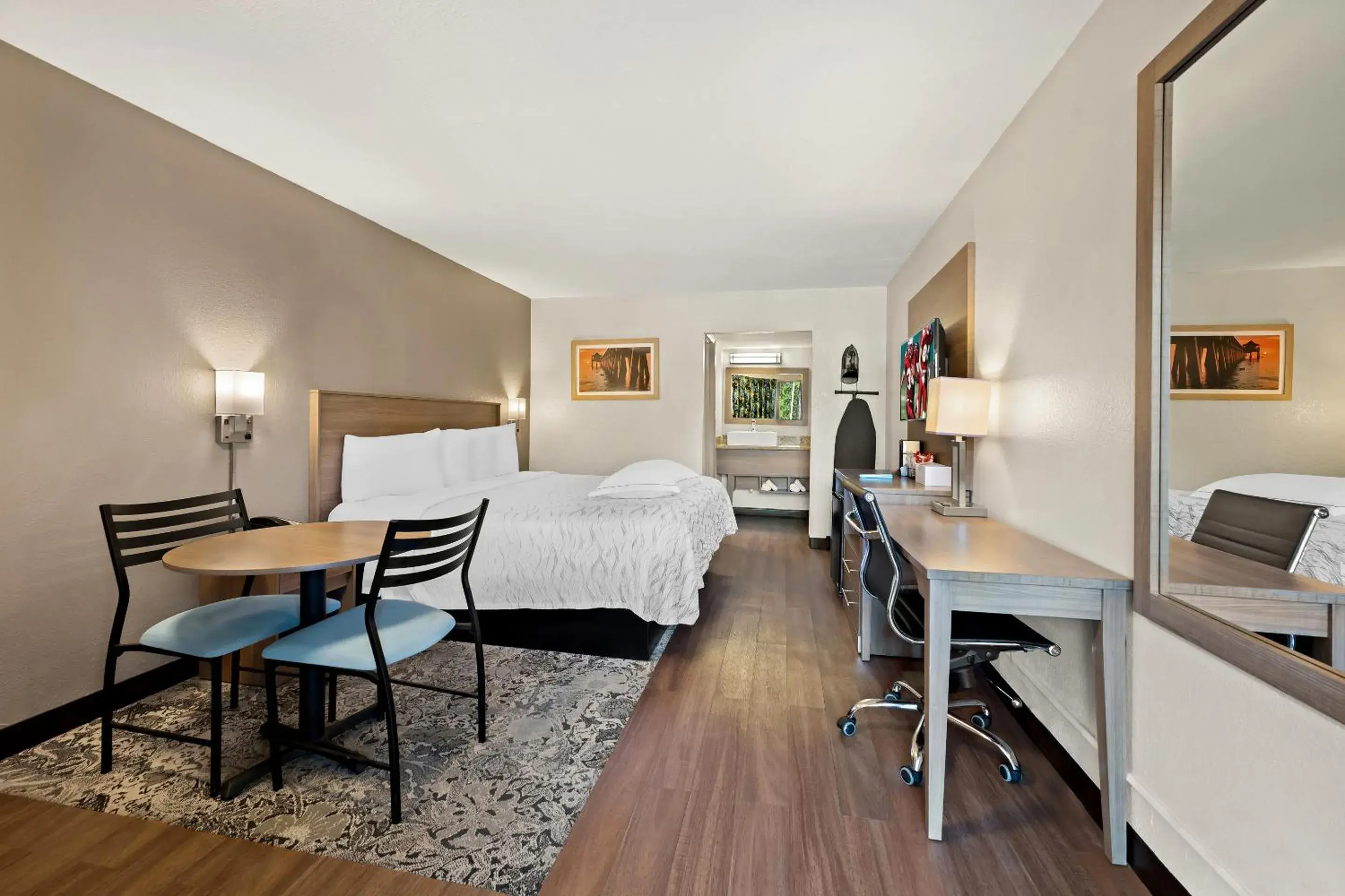 Standard King Room Poolside Disability Access Smoke Free in Red Roof Inn PLUS+ & Suites Naples Downtown-5th Ave S Standard King Room Poolside Disability Access Smoke Free in Red Roof Inn PLUS+ & Suites Naples Downtown-5th Ave S