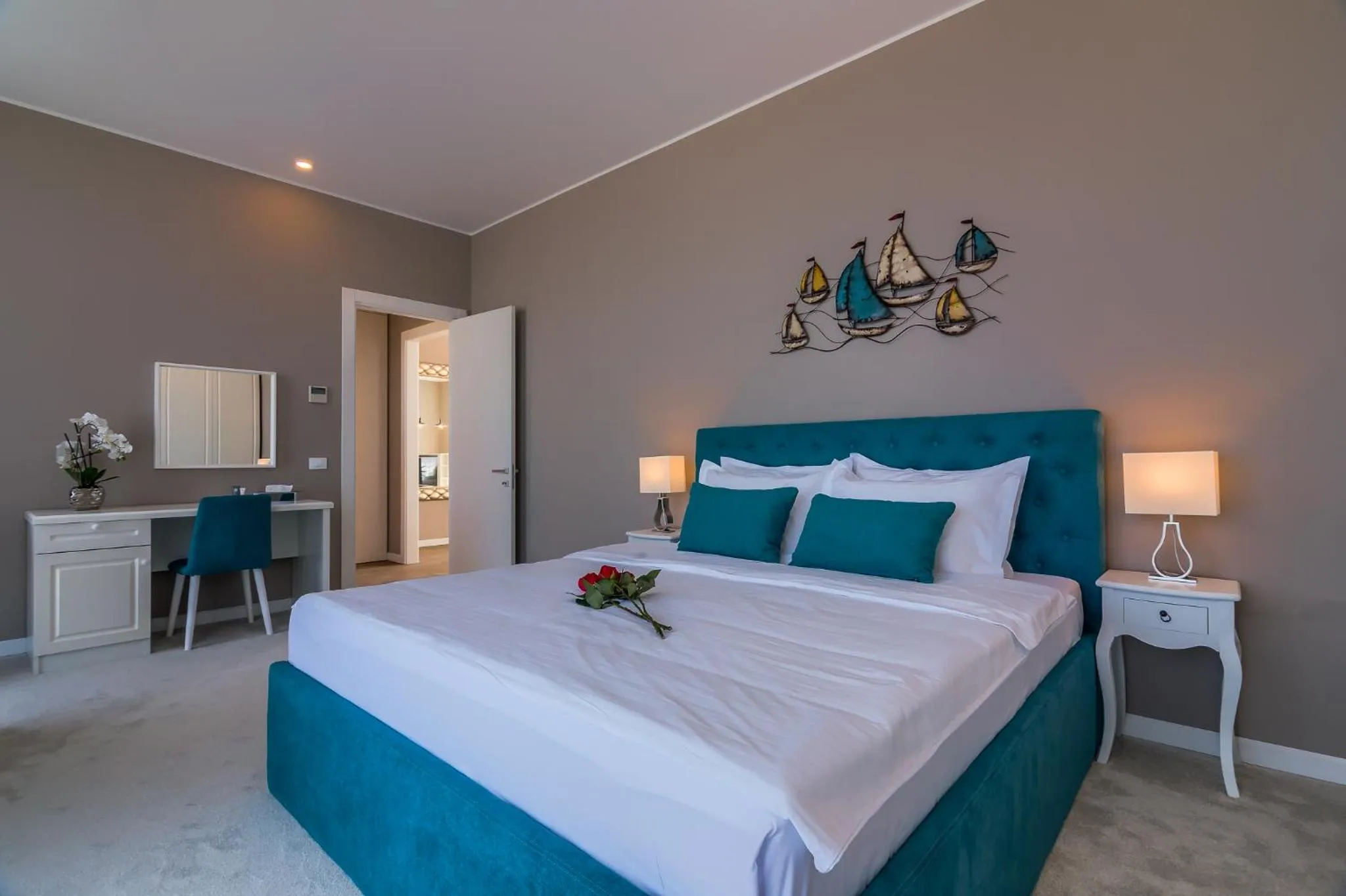 Bed in Nyota Hotel & Conference Center