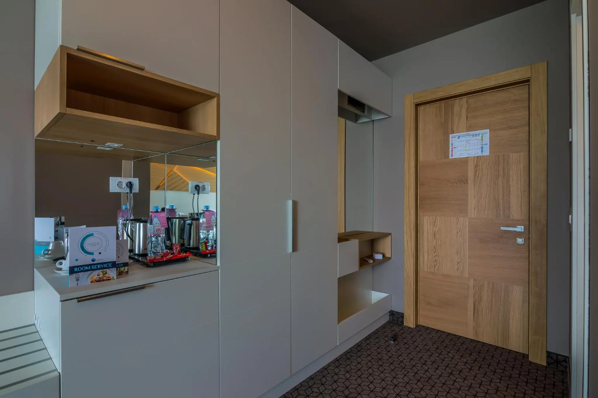 Coffee/tea facilities in Nyota Hotel & Conference Center