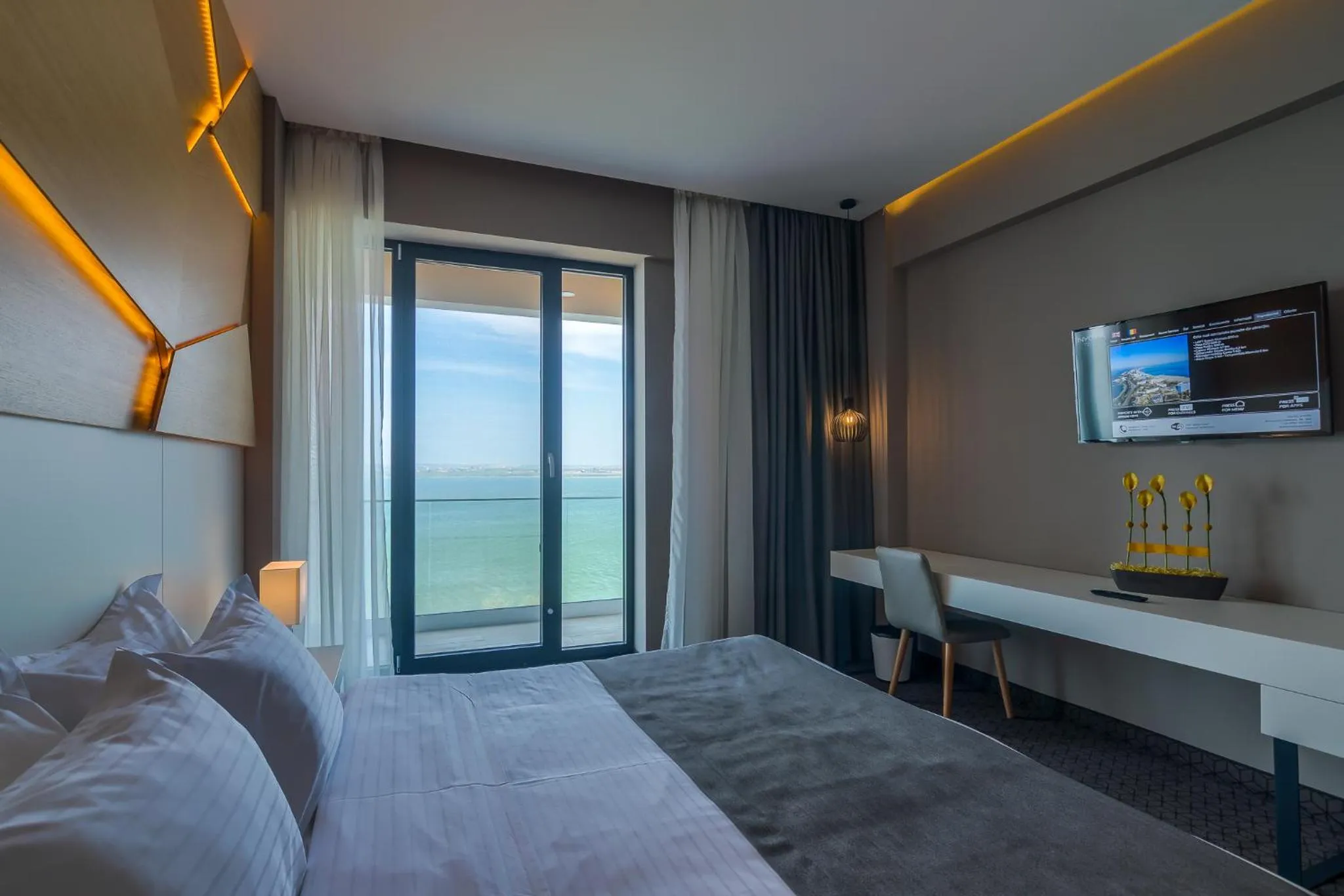 Bed in Nyota Hotel & Conference Center