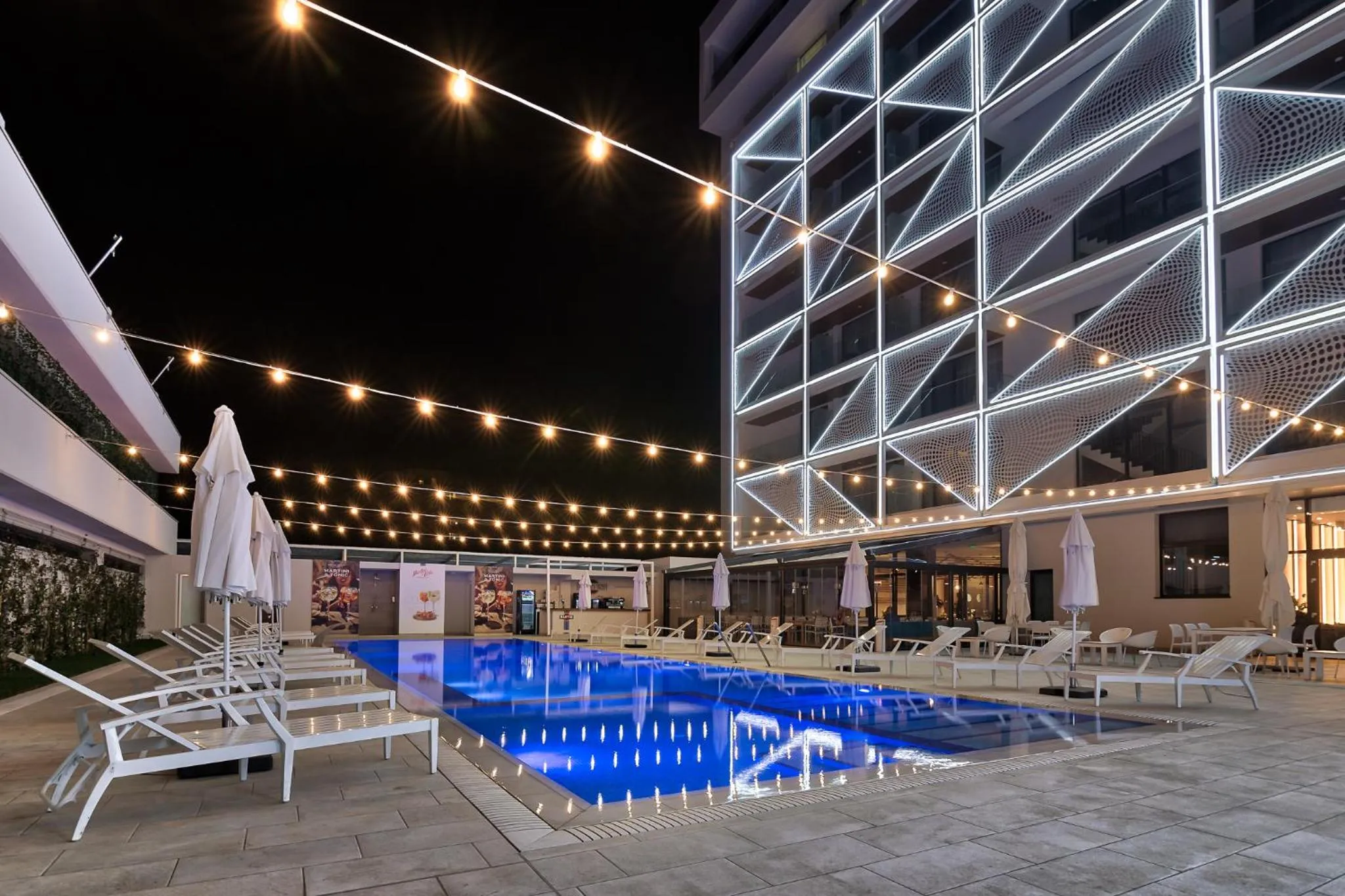 Night in Nyota Hotel & Conference Center