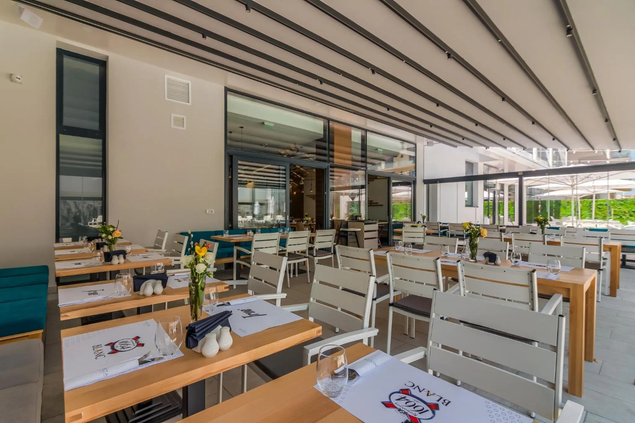 Restaurant/places to eat in Nyota Hotel & Conference Center