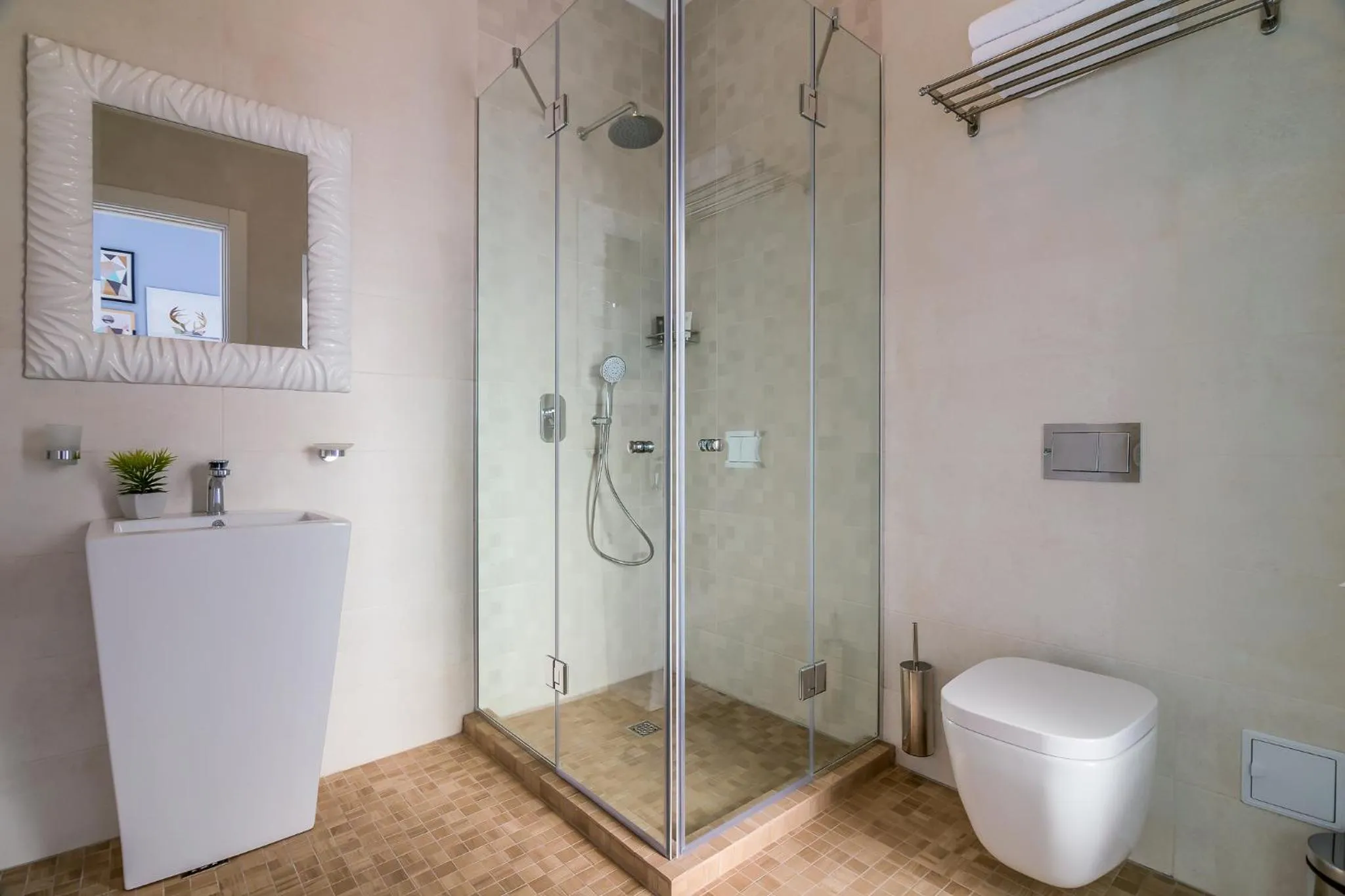 Shower in Nyota Hotel & Conference Center