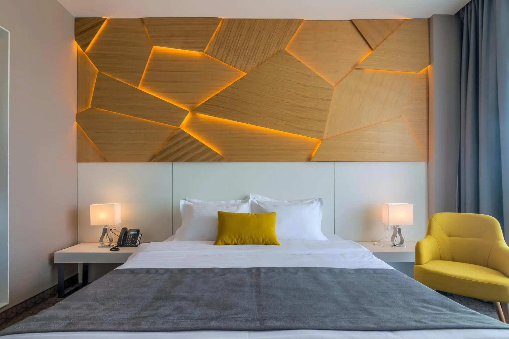 Bed in Nyota Hotel & Conference Center