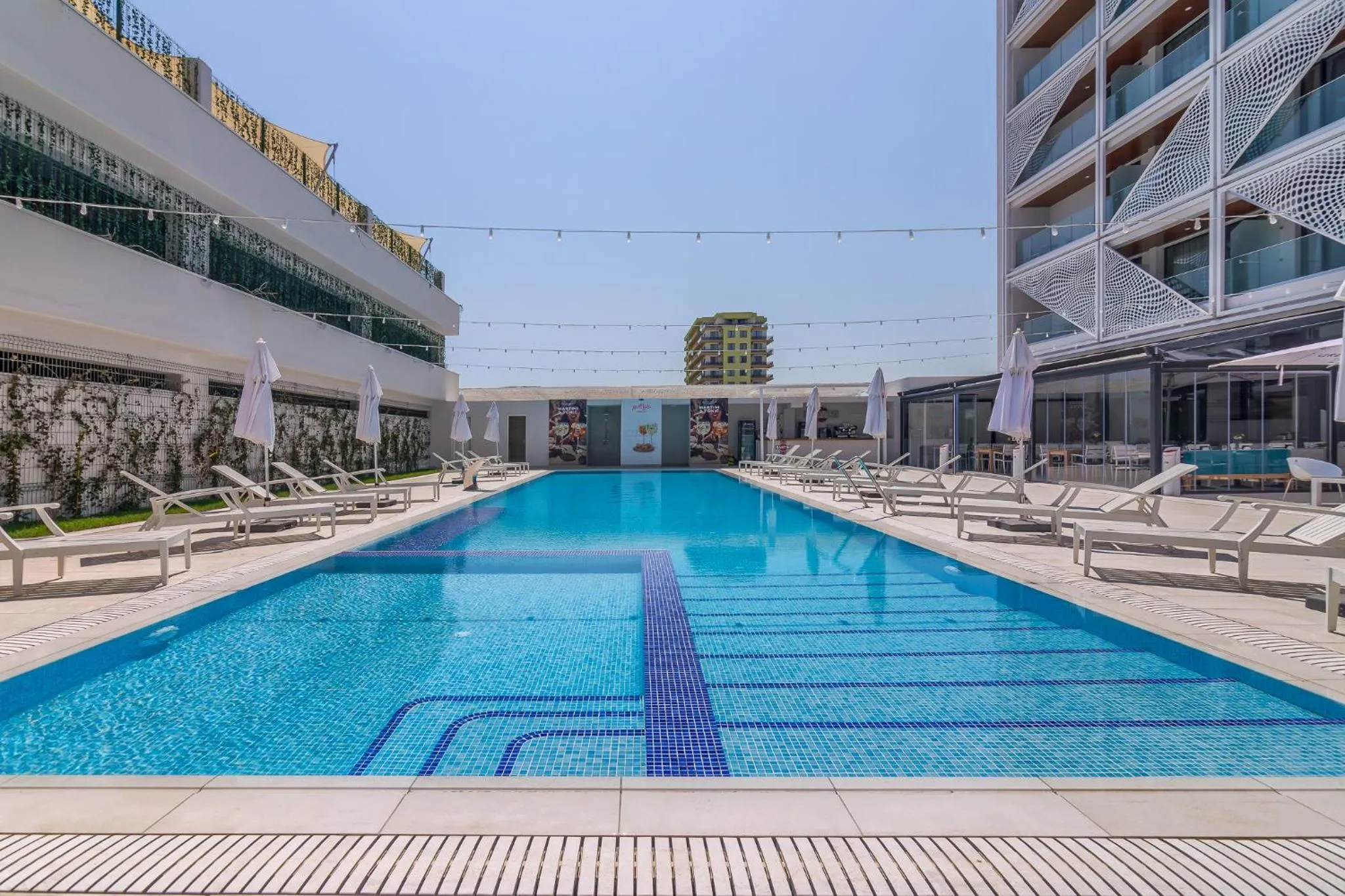Swimming pool in Nyota Hotel & Conference Center