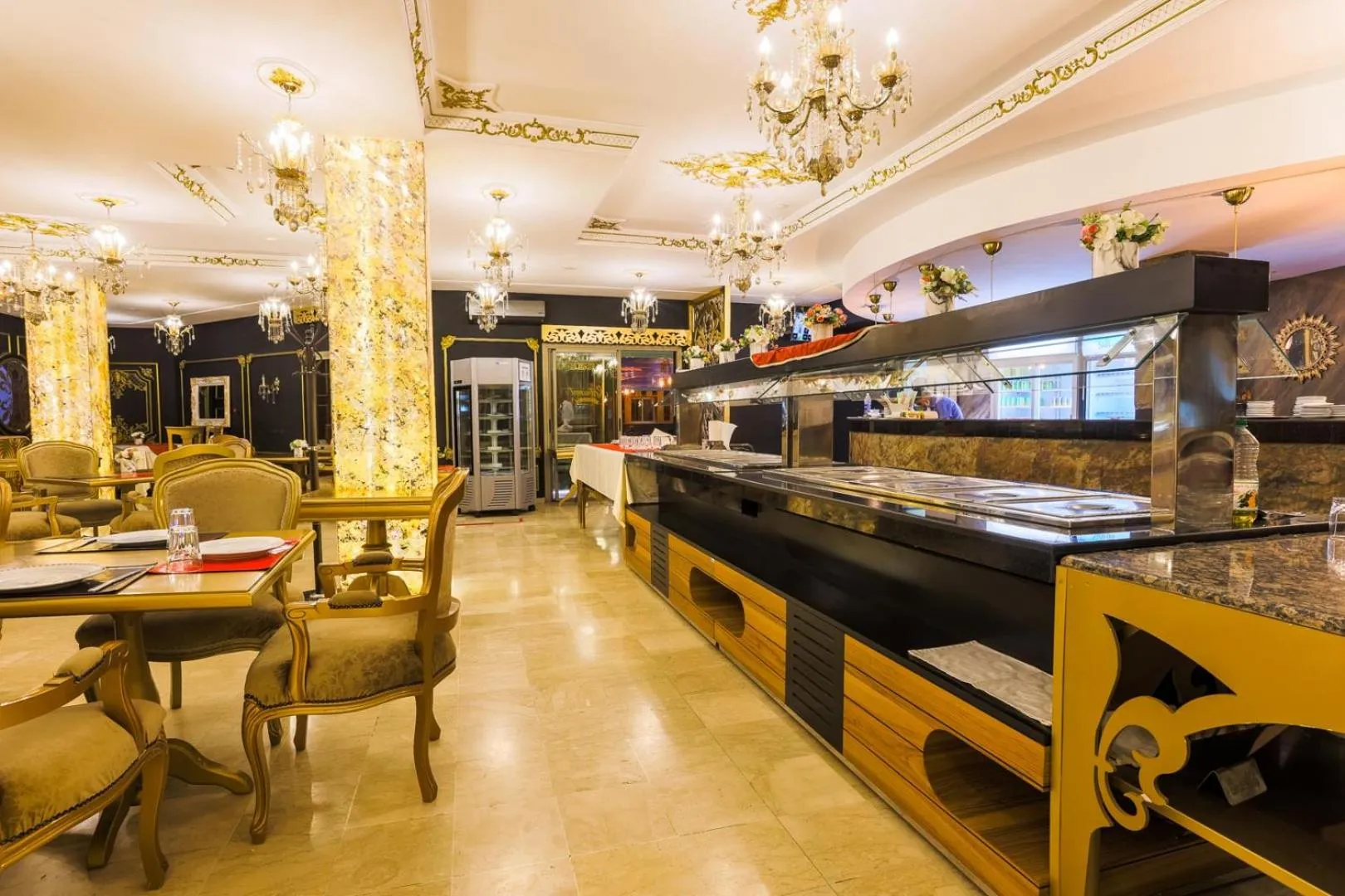 Restaurant/places to eat in Hotel Hospitality-Inn City Center