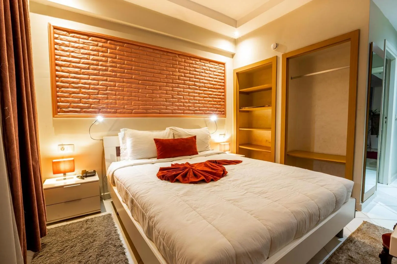 Bedroom in Hotel Hospitality-Inn City Center