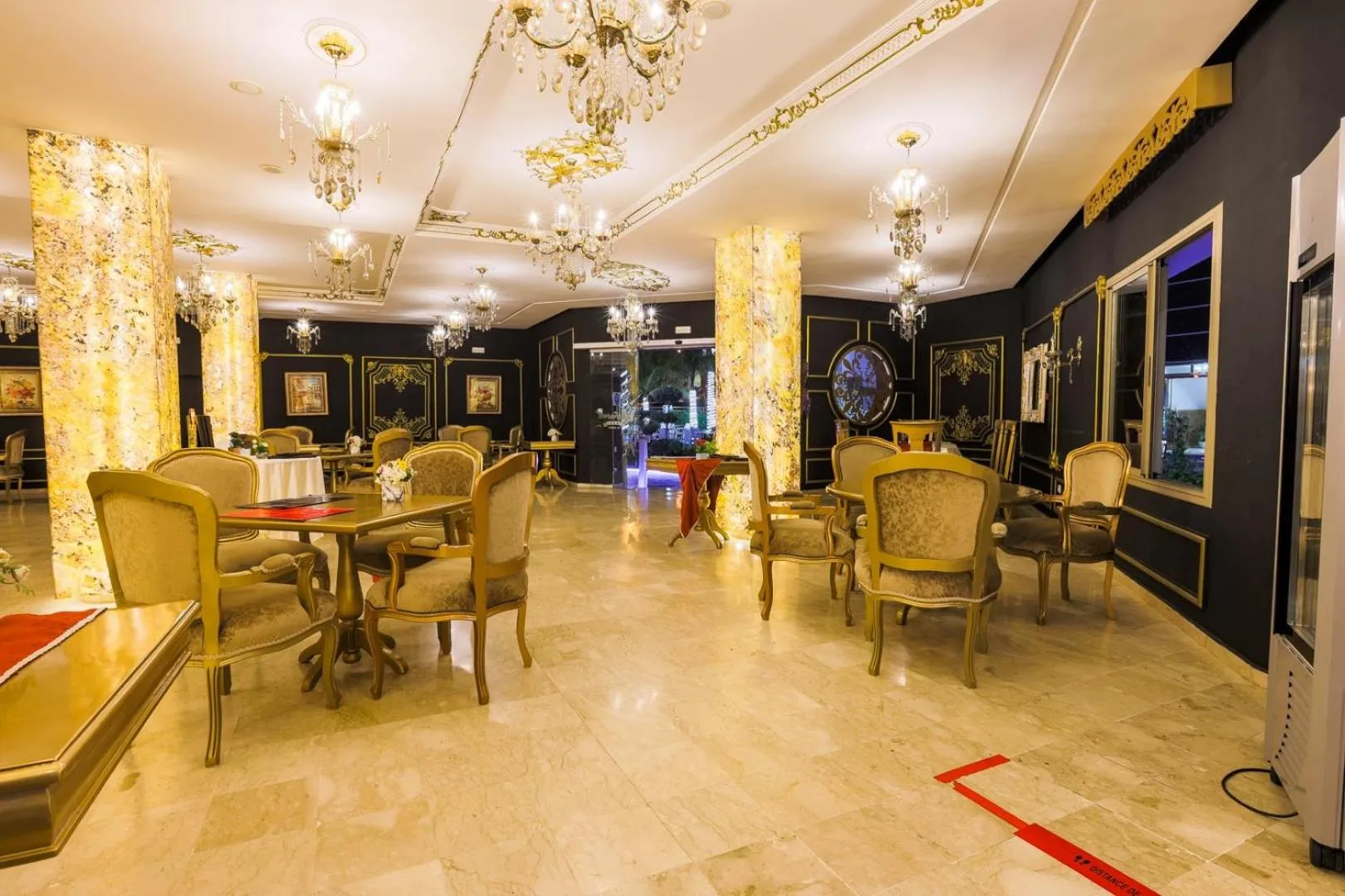 Restaurant/places to eat in Hotel Hospitality-Inn City Center