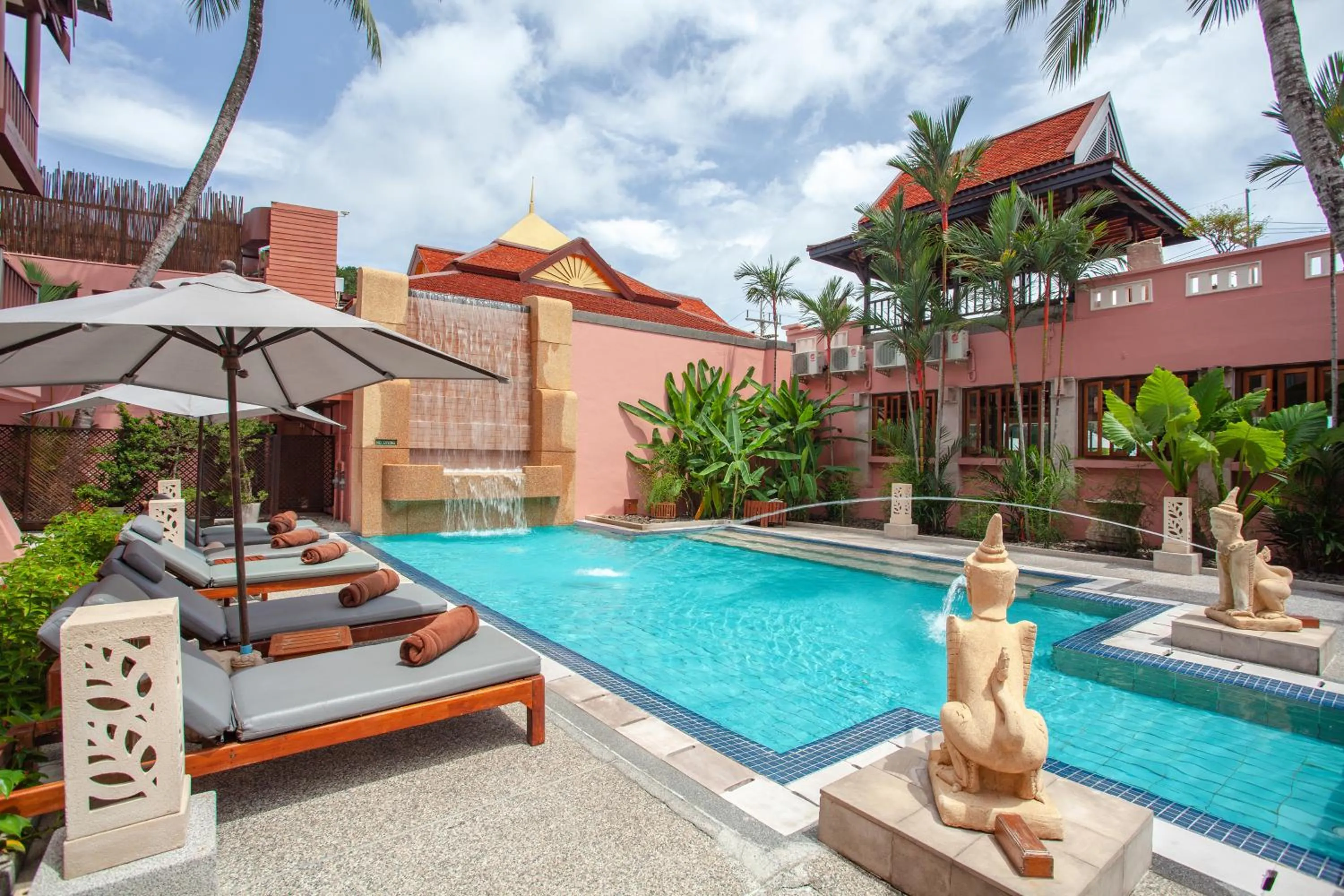 Swimming pool in Seaview Patong Hotel - SHA Plus