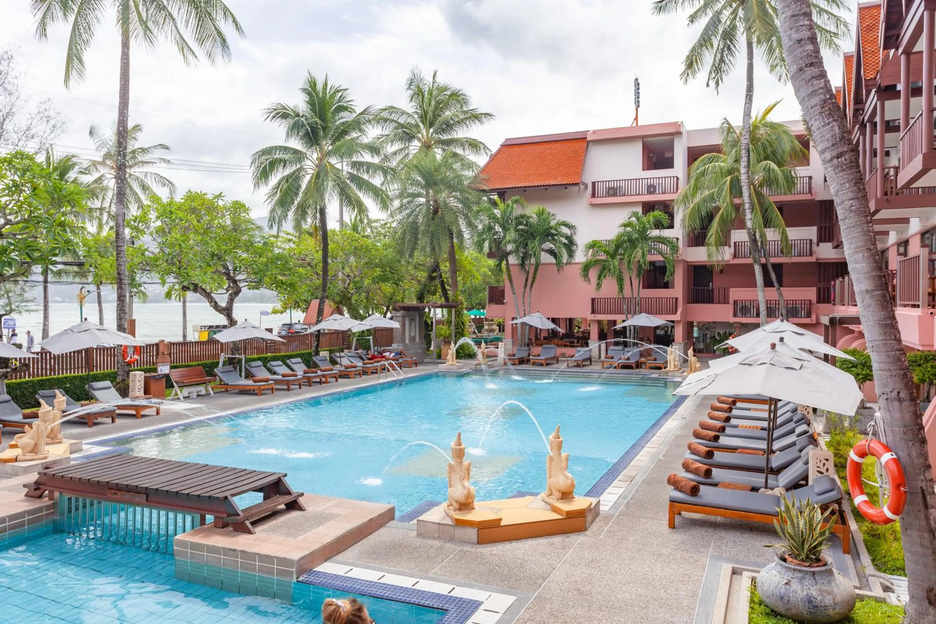 Swimming pool in Seaview Patong Hotel - SHA Plus