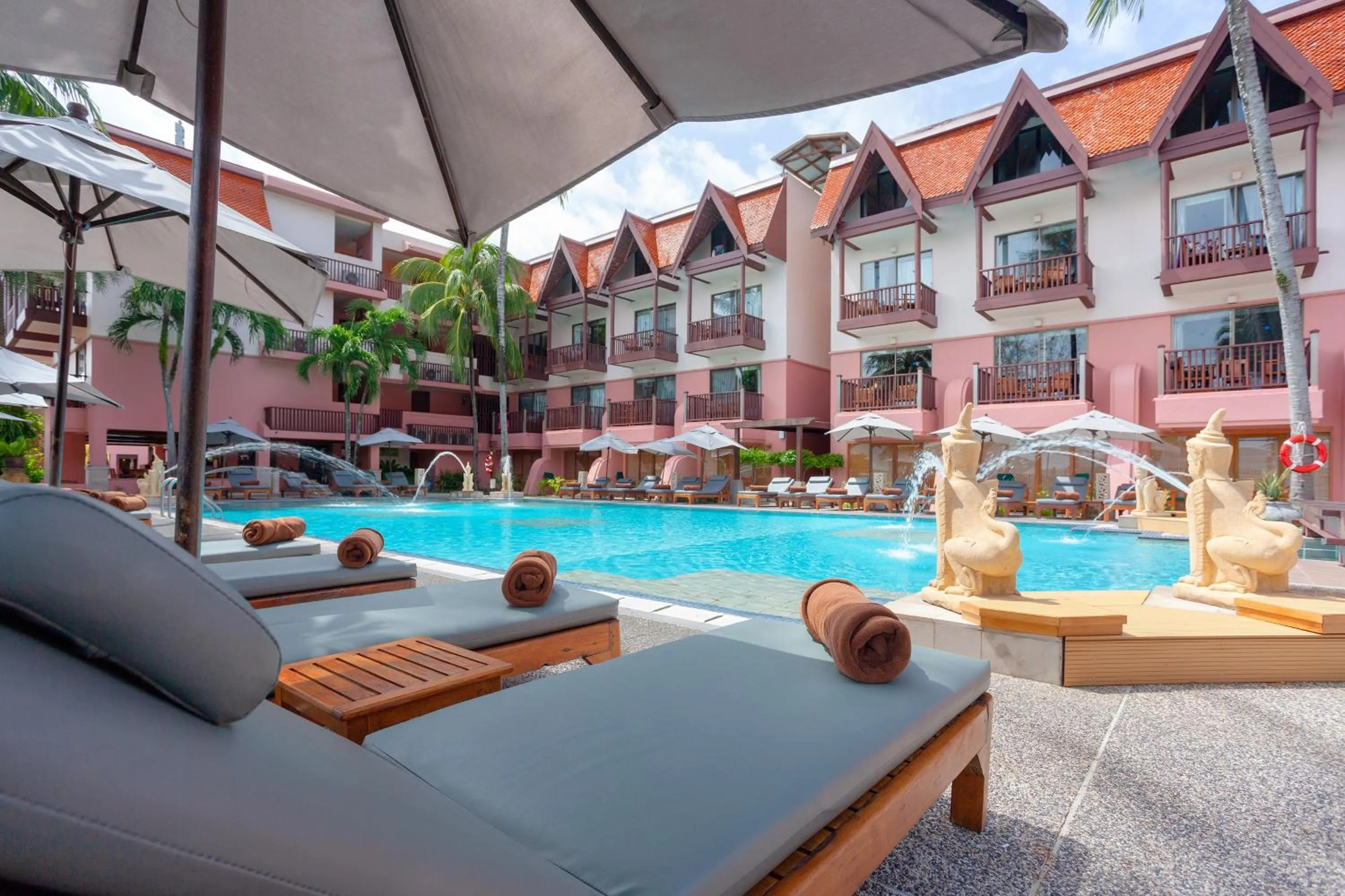 Swimming pool in Seaview Patong Hotel - SHA Plus