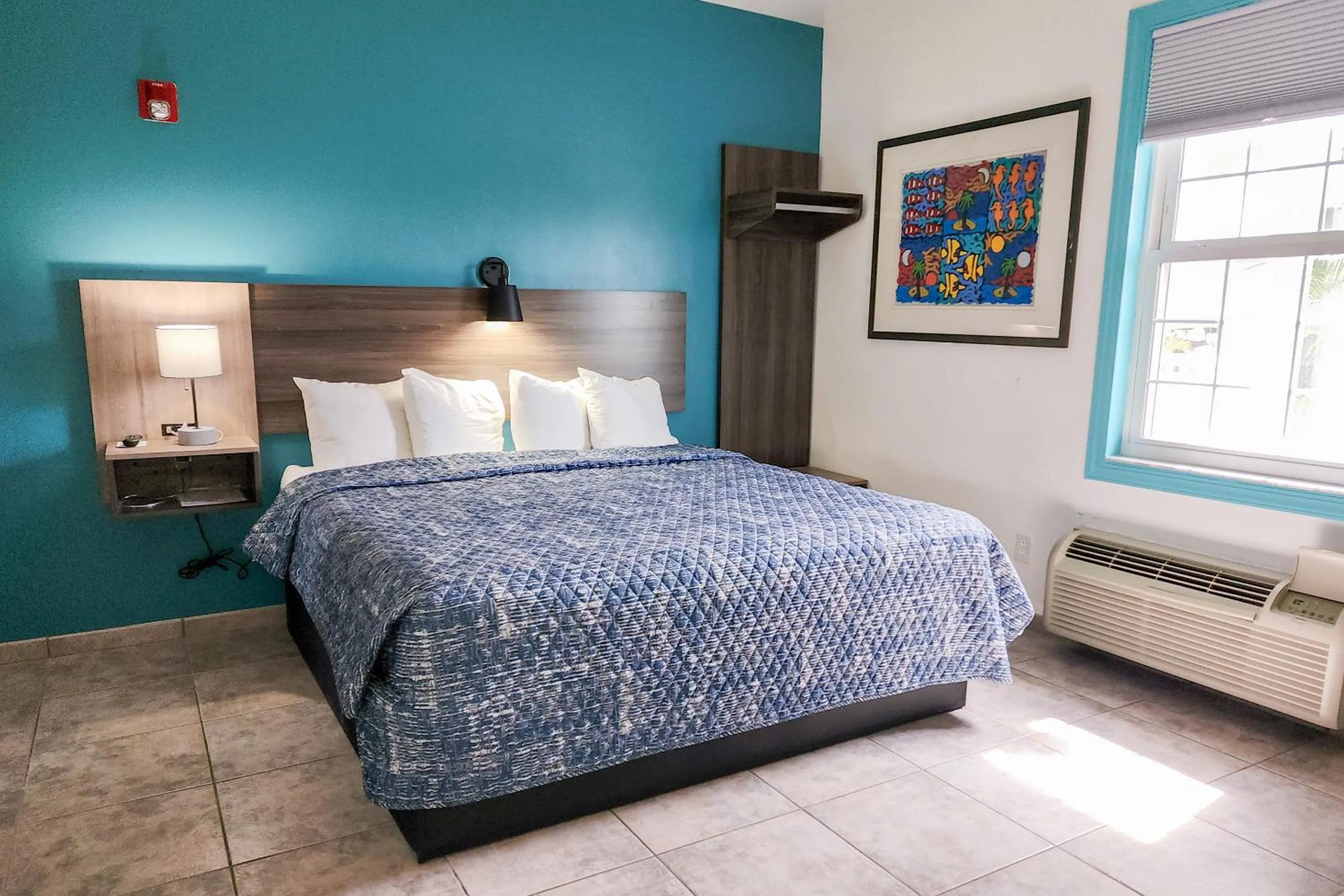 Bed in Ivey House Everglades Adventures Hotel