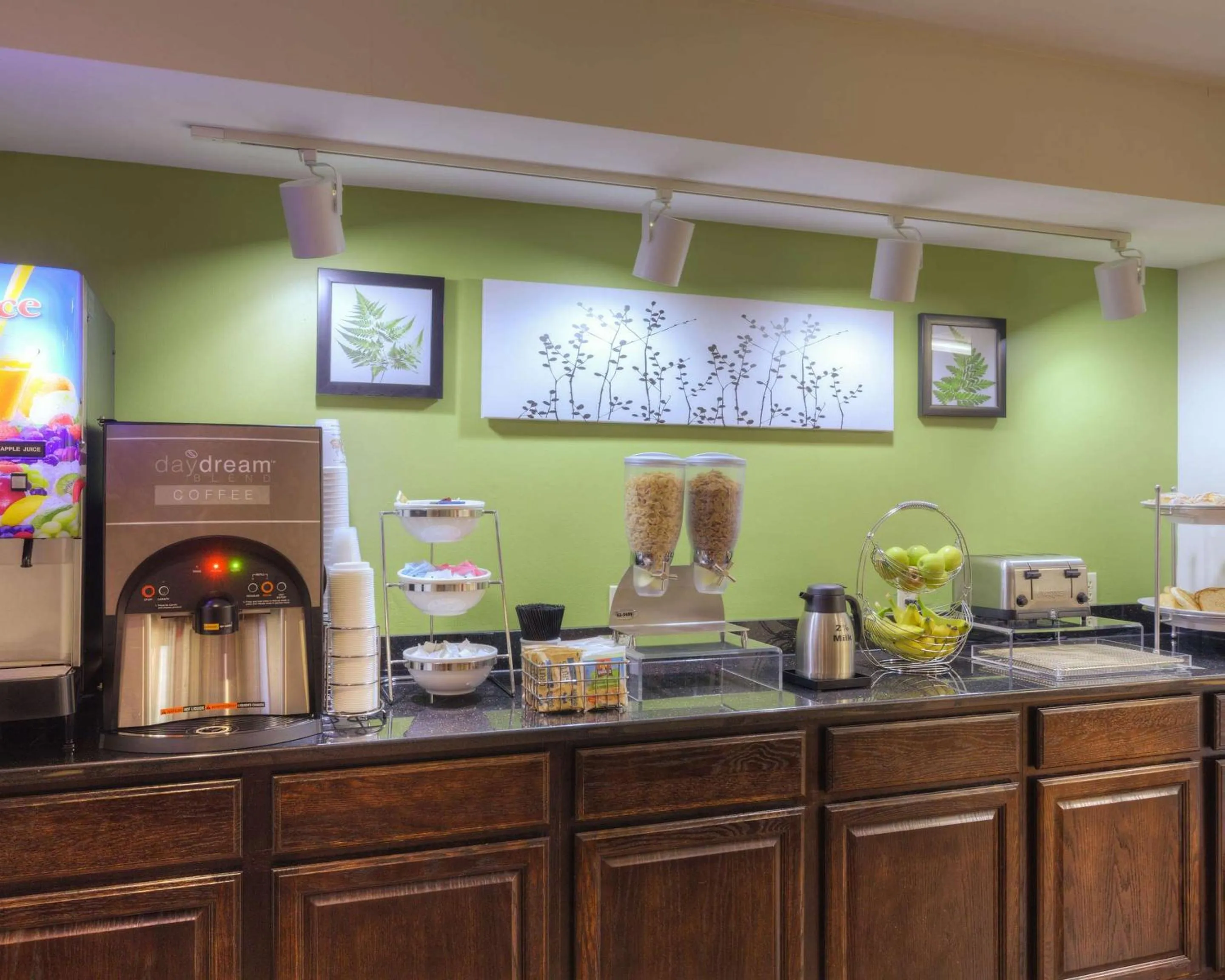 Breakfast in Sleep Inn Bryson City - Cherokee Area