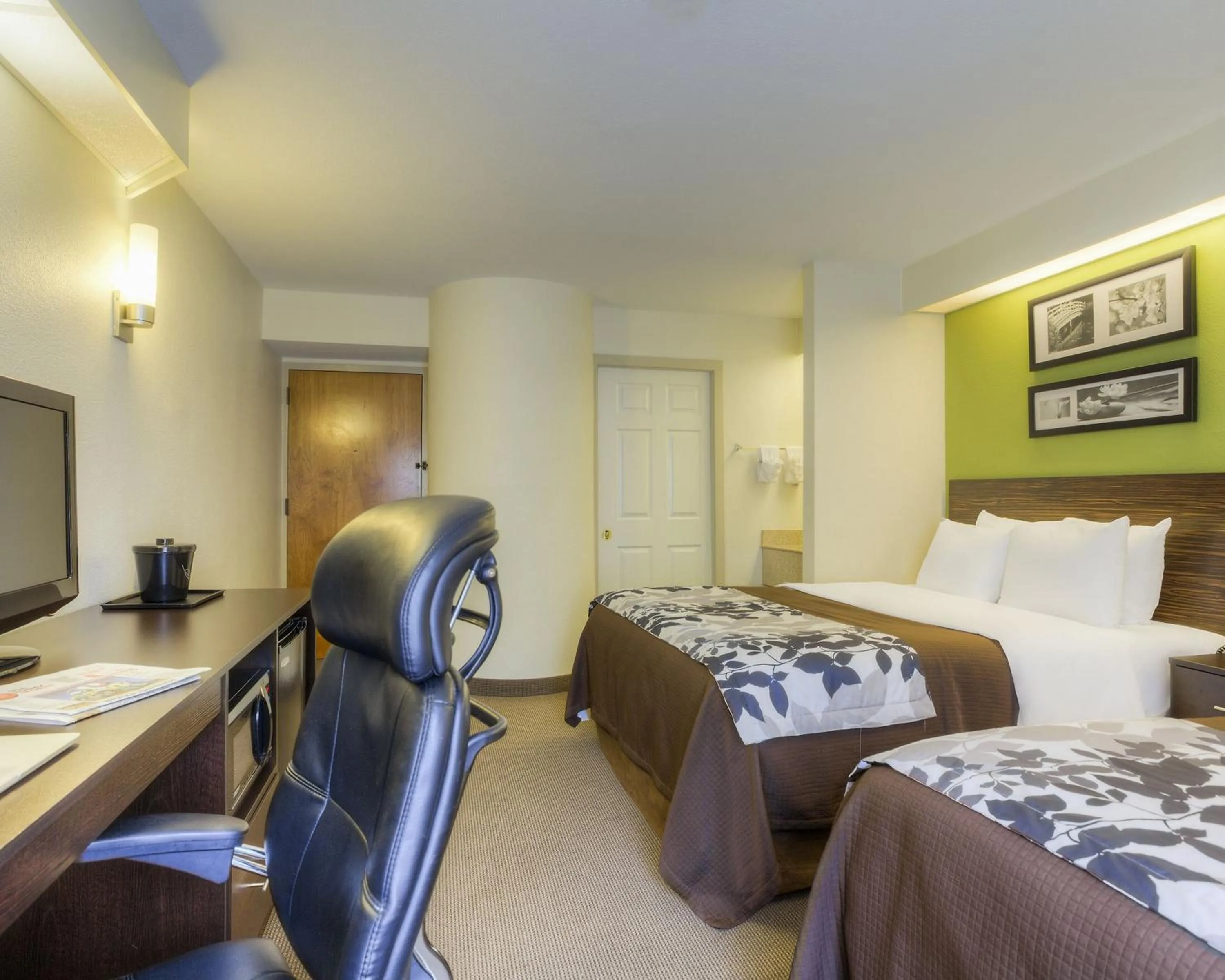 Bedroom, Bed in Sleep Inn Bryson City - Cherokee Area