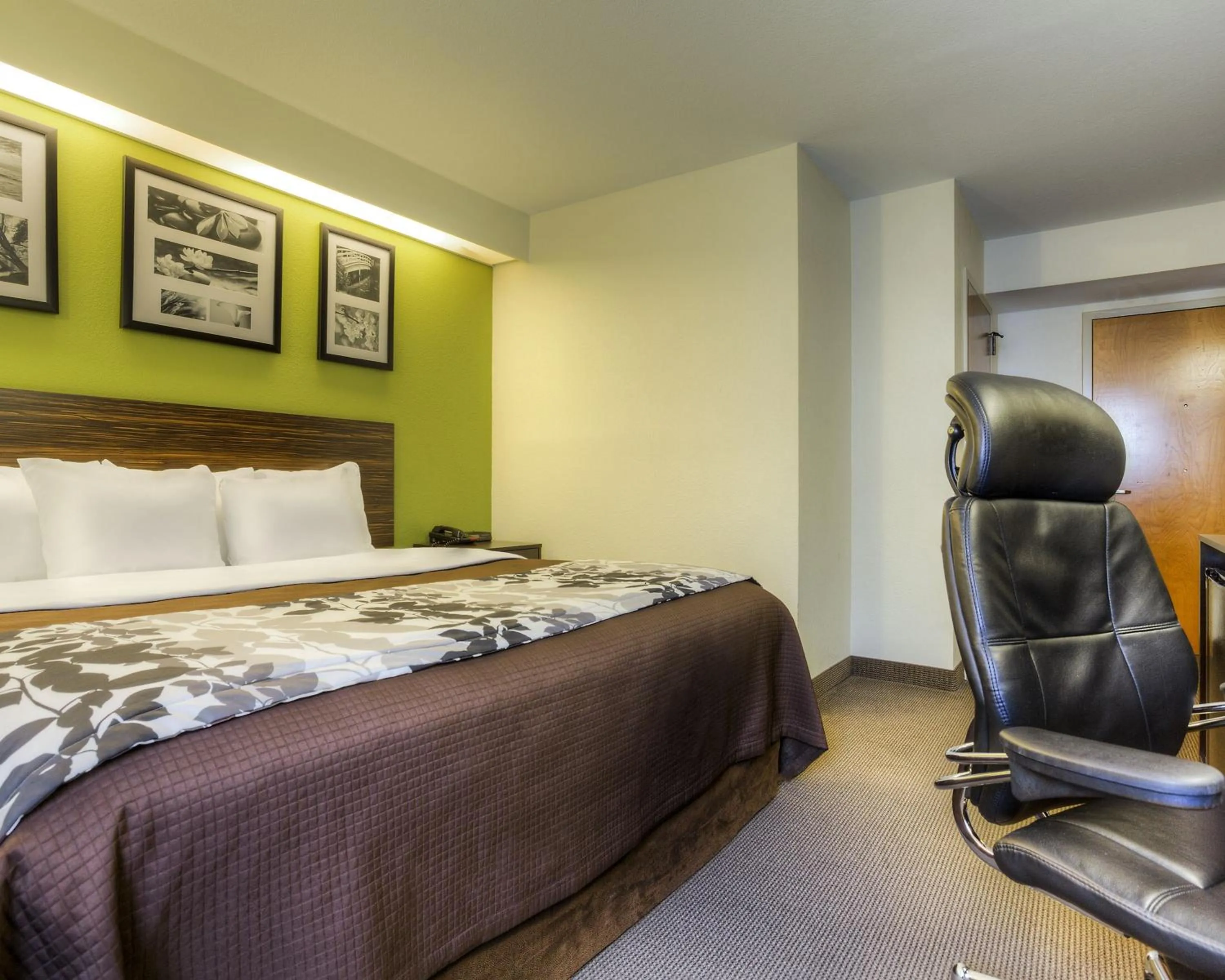 Bed in Sleep Inn Bryson City - Cherokee Area