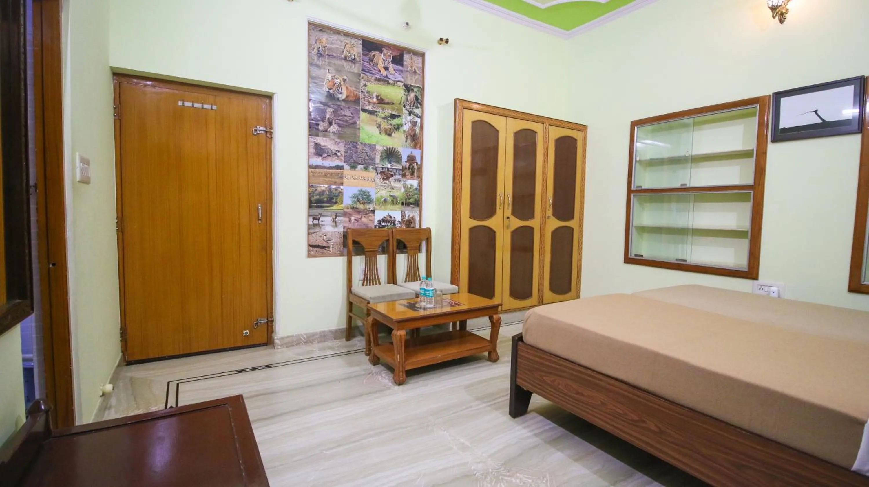room service, Bed in Ranthambore Tiger Home