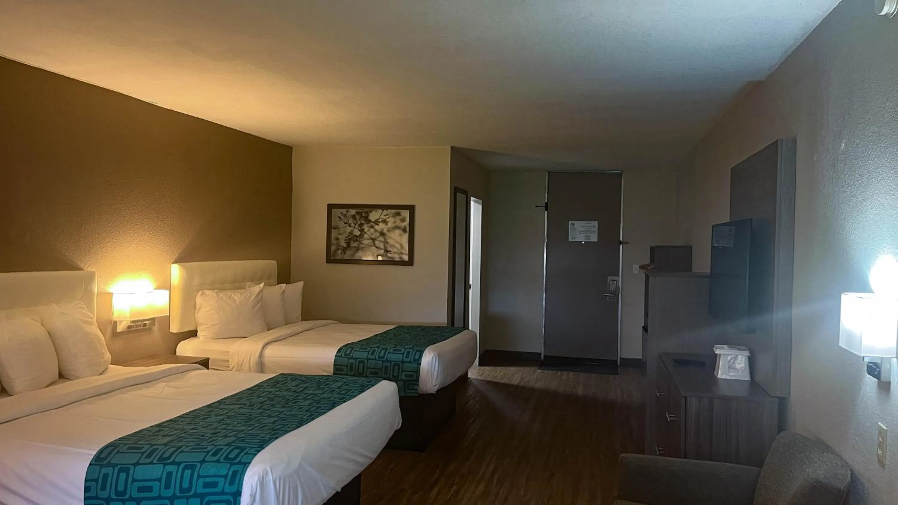 Bed in Motel 6 Lake City, FL – Medical Center