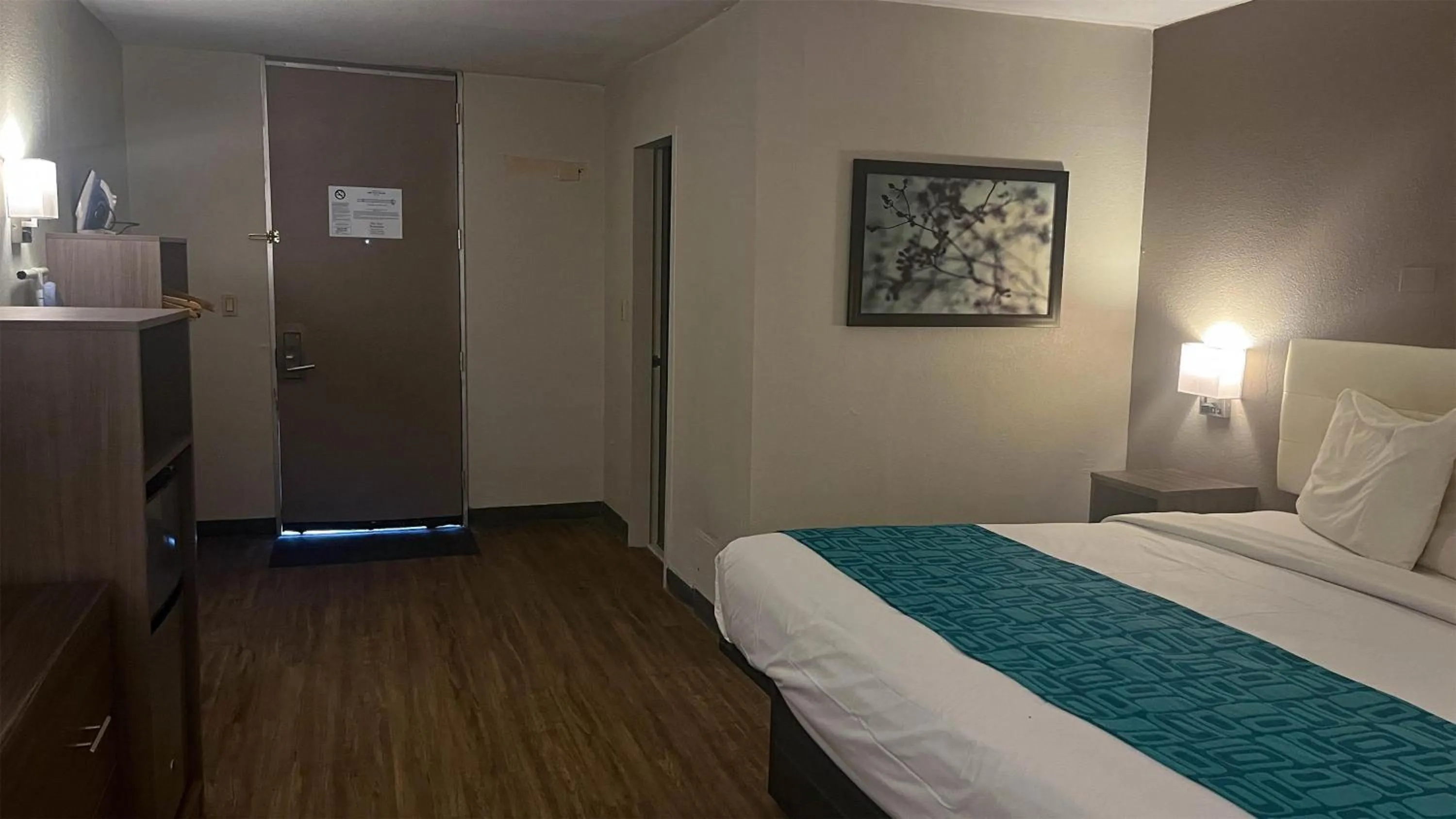 Bedroom, Bed in Motel 6 Lake City, FL – Medical Center
