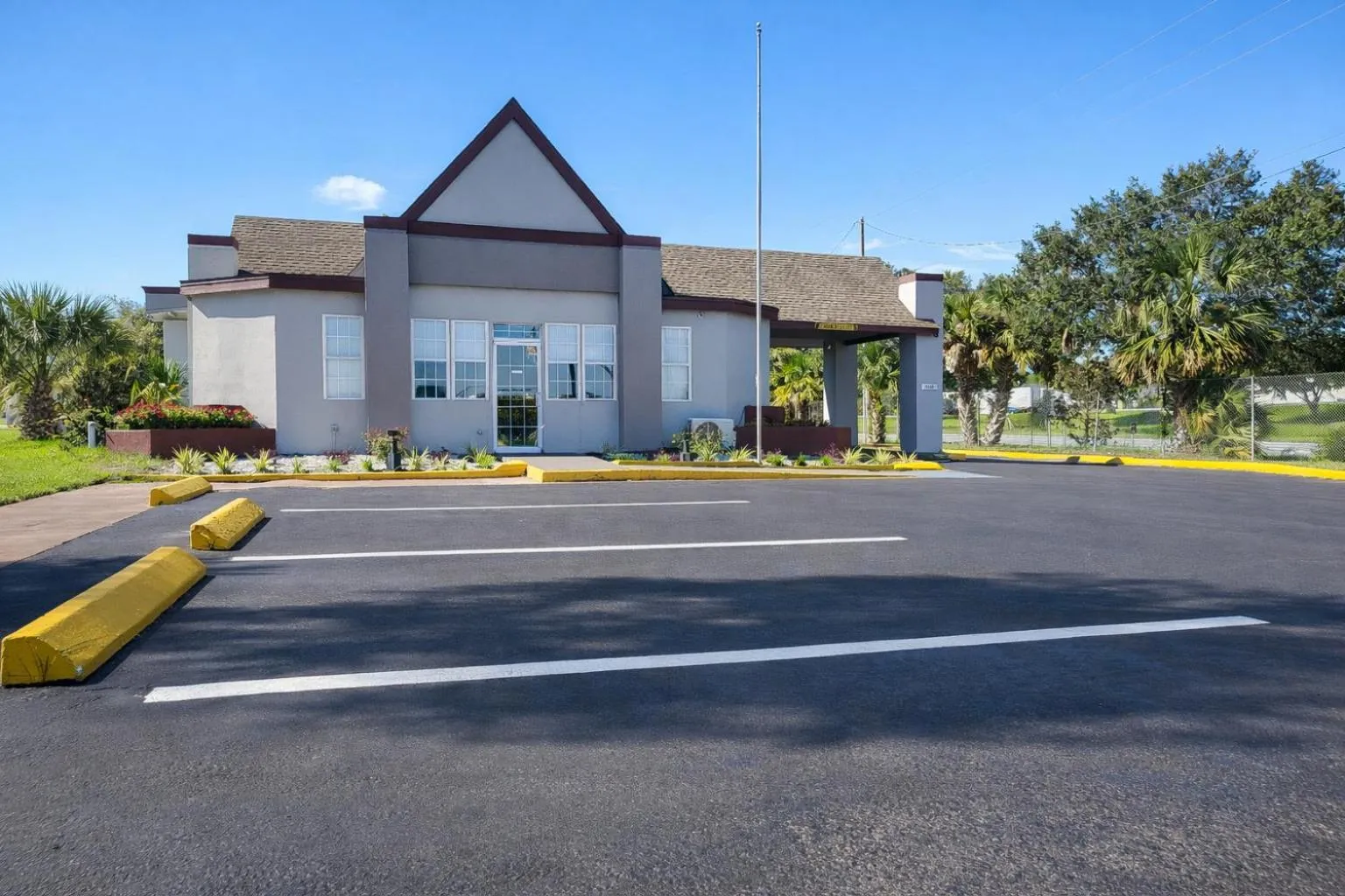 Property building in Motel 6 Lake City, FL – Medical Center