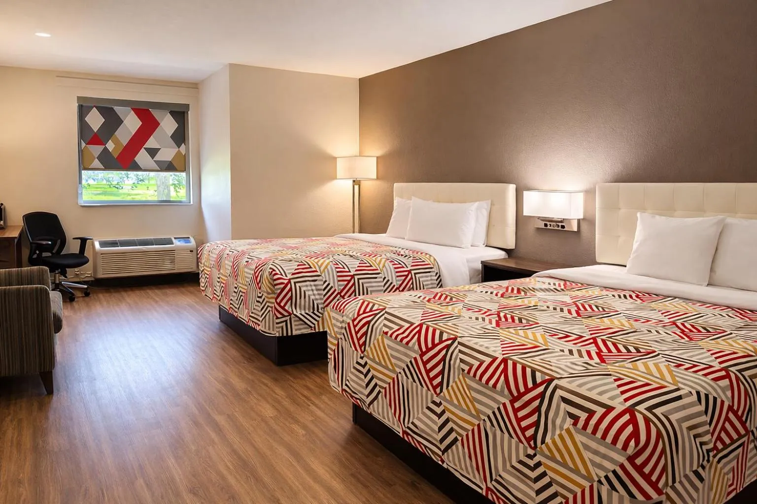 Bed in Motel 6 Lake City, FL – Medical Center