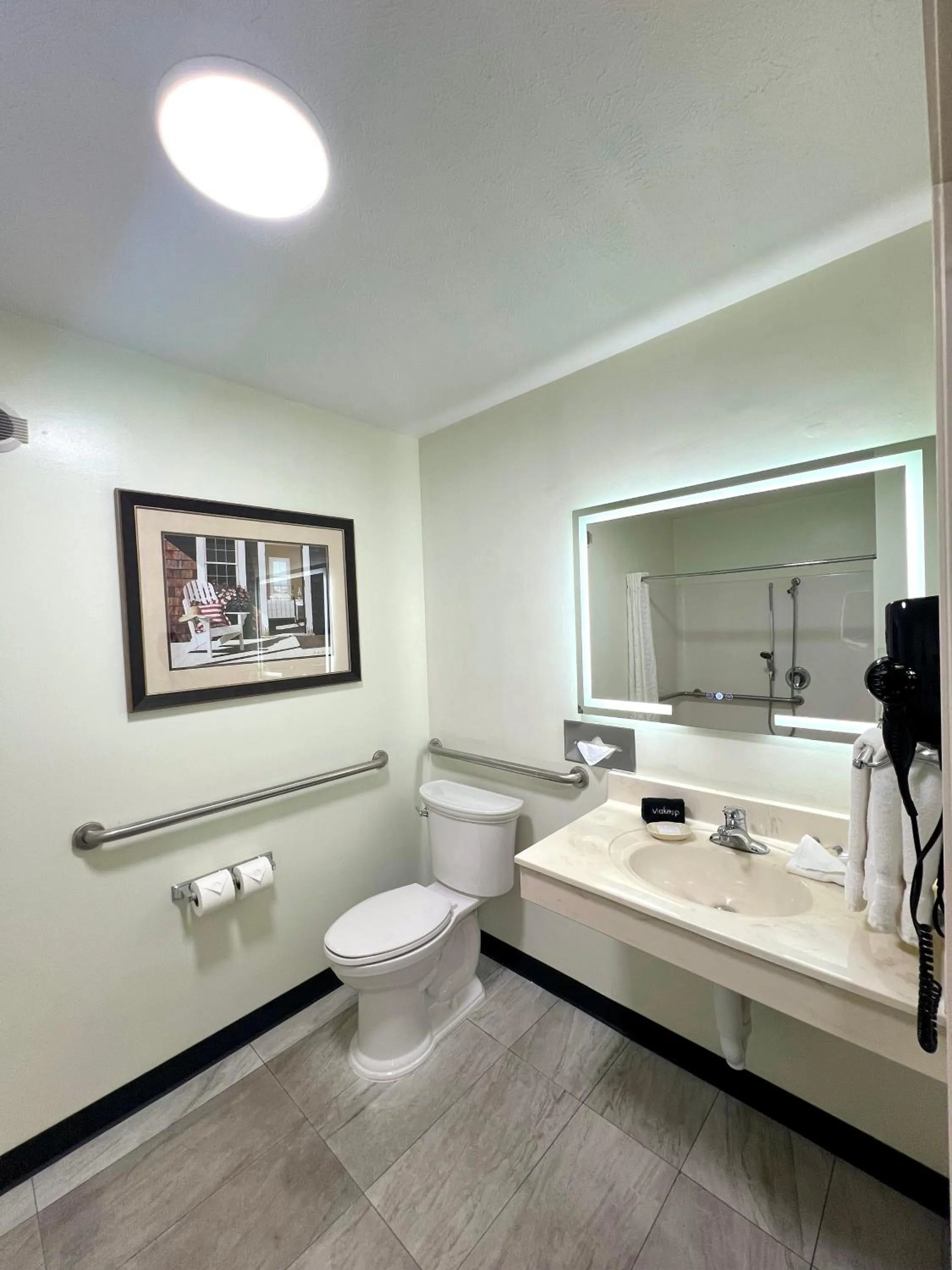 Bathroom in Van Buren Hotel