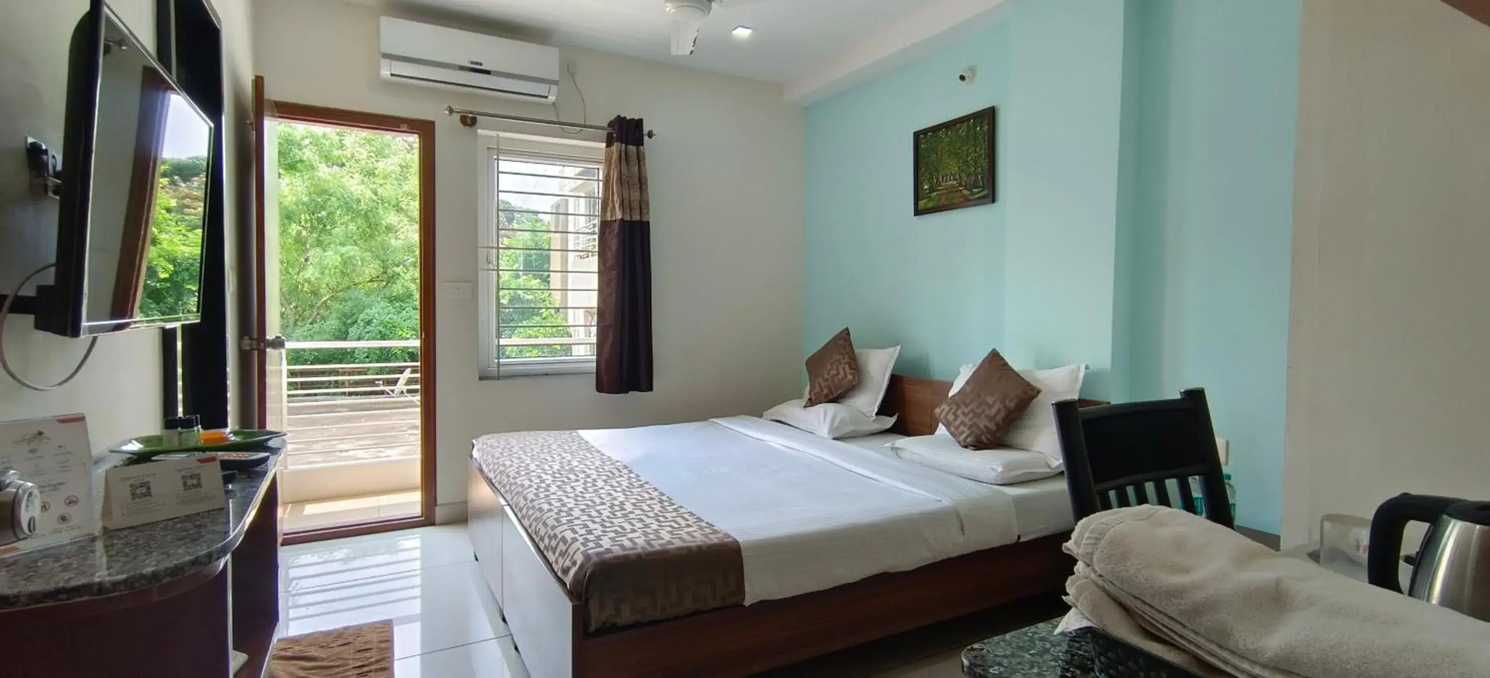 Standard Double Room in Sugamya Corner Guesthouse Standard Double Room in Sugamya Corner Guesthouse