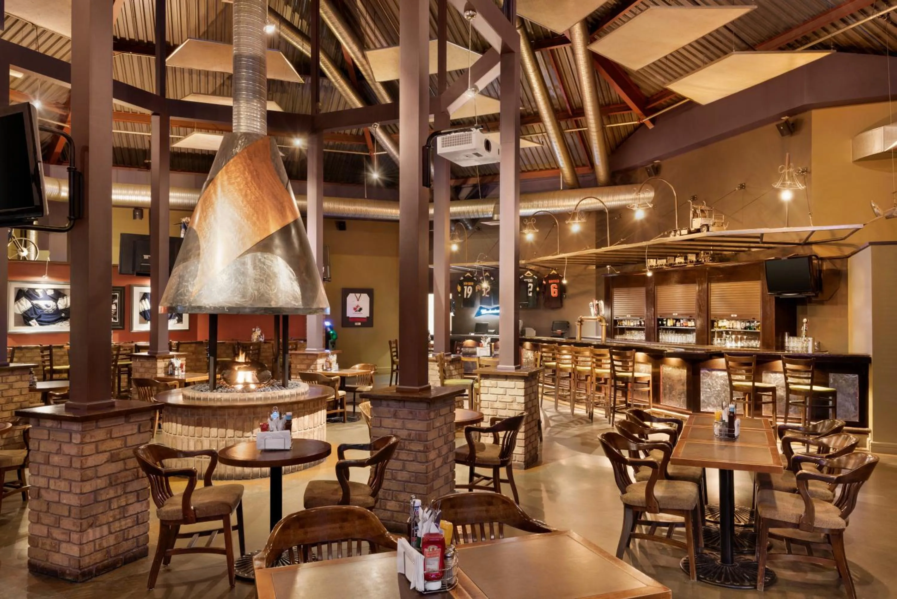 Restaurant/places to eat in Royal Hotel Edmonton Airport Trademark Collection By Wyndham