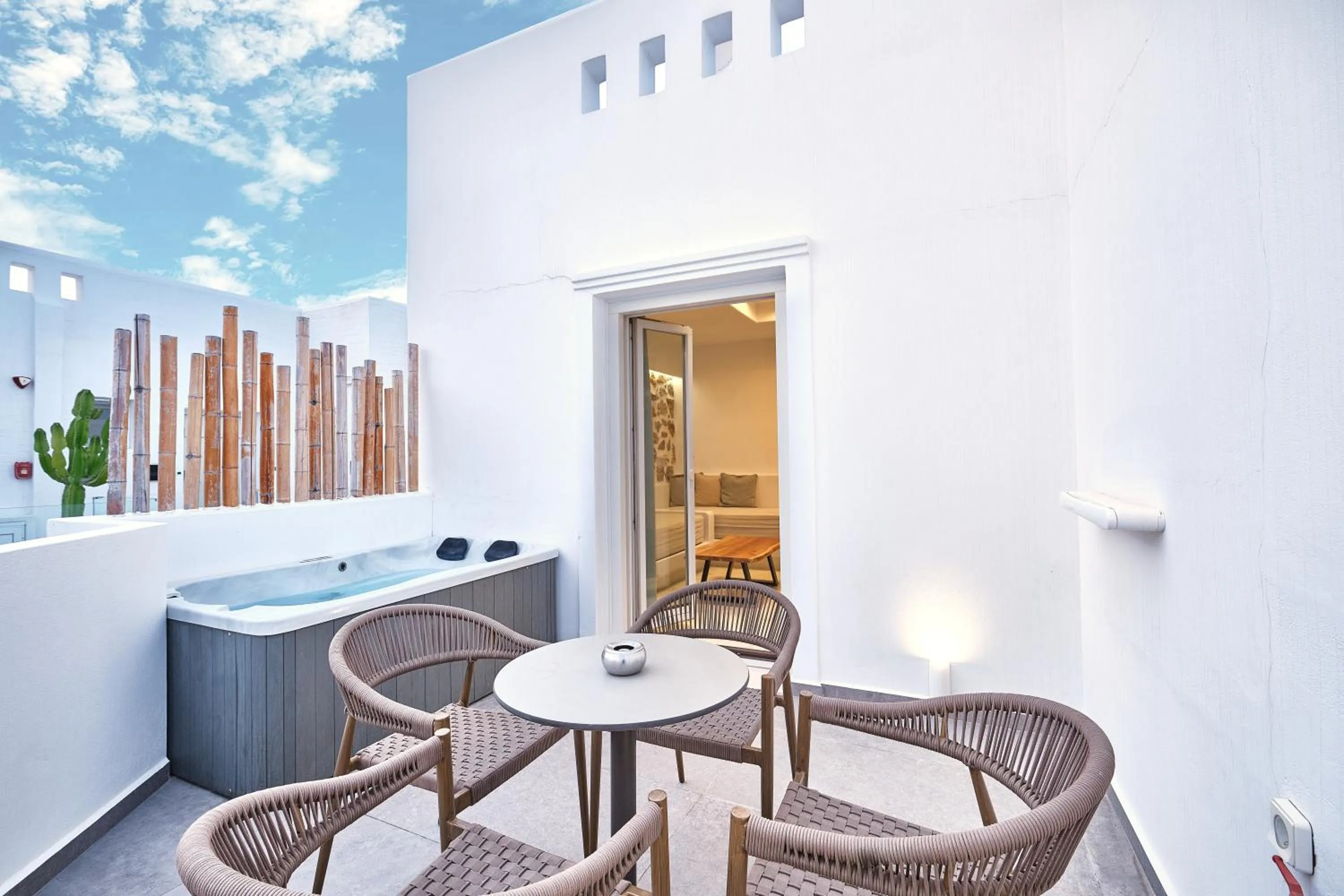 Hot Tub in Liana Beach Hotel & Spa