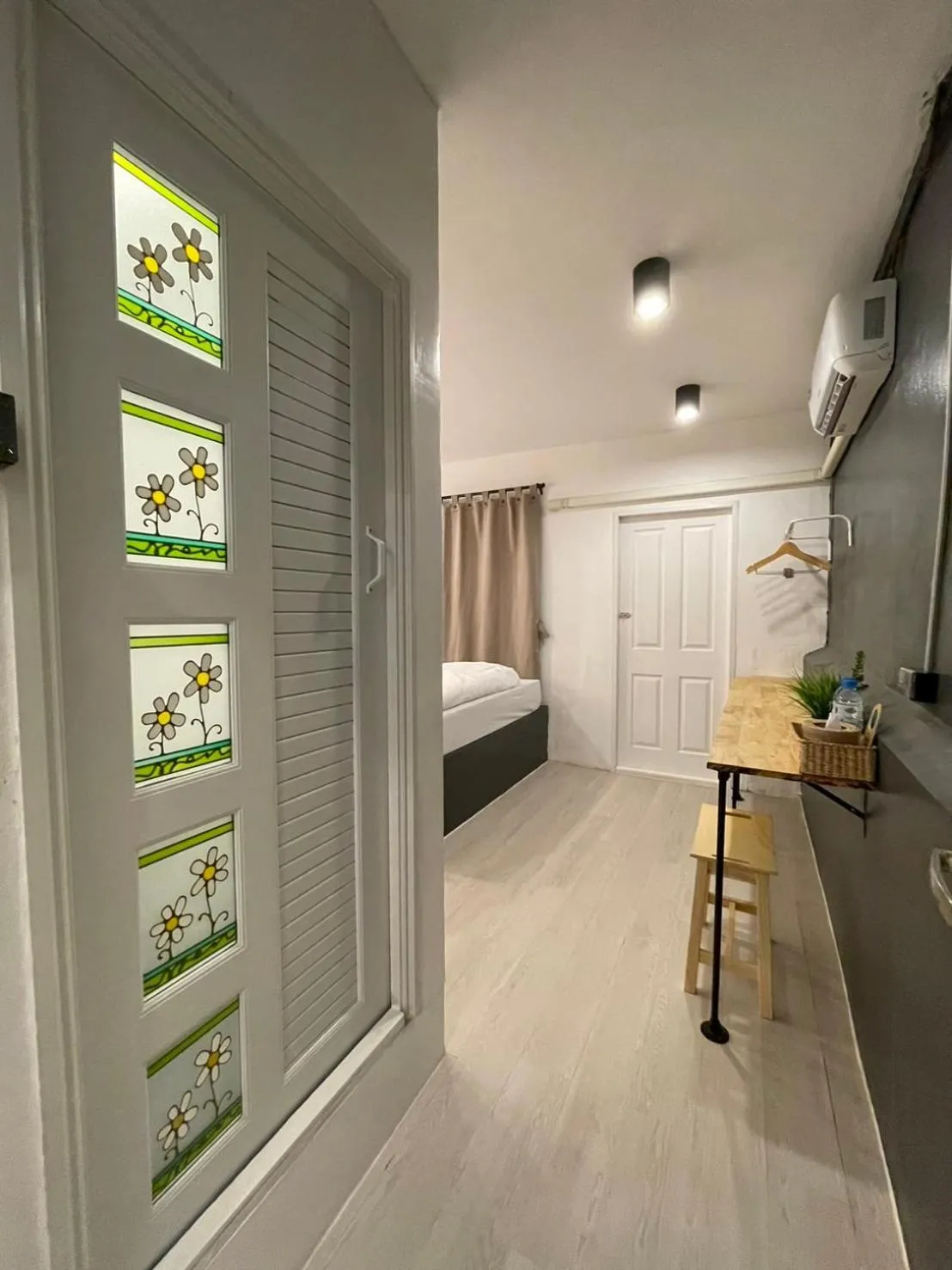 Photo of the whole room, Bed in Ekanek Hostel