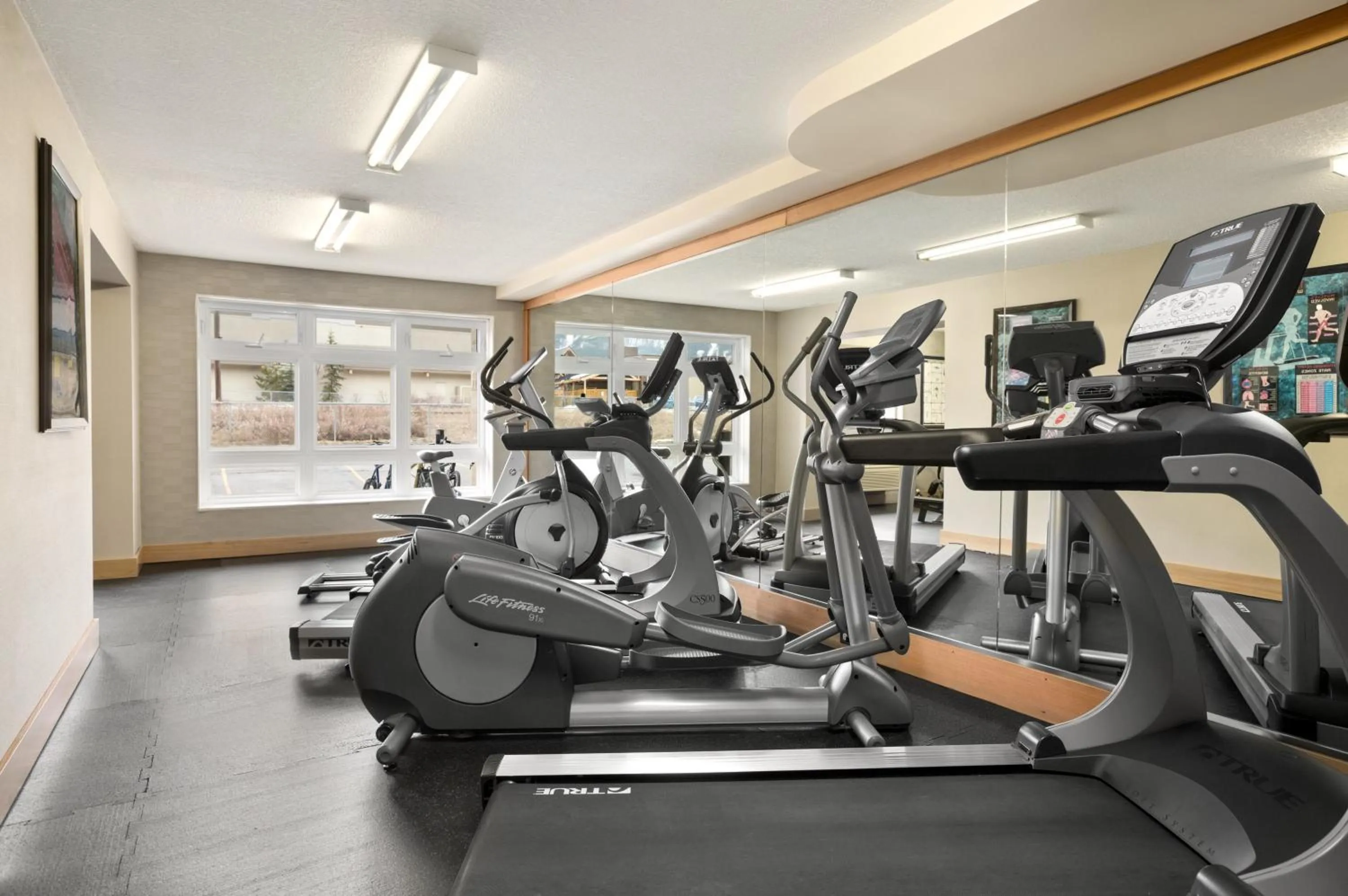 Fitness centre/facilities in Canmore Inn & Suites
