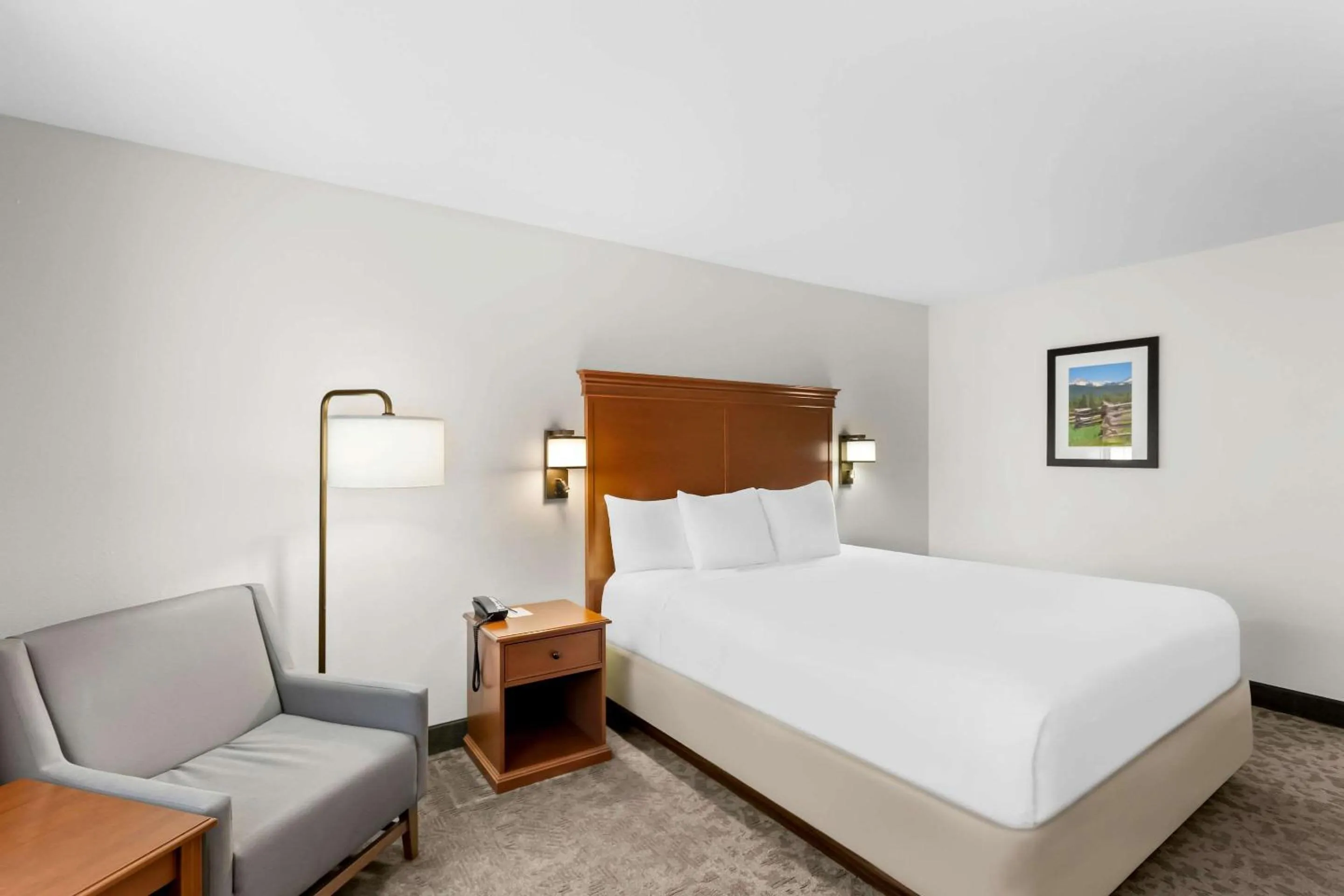 Bedroom, Bed in Comfort Inn & Suites Susanville