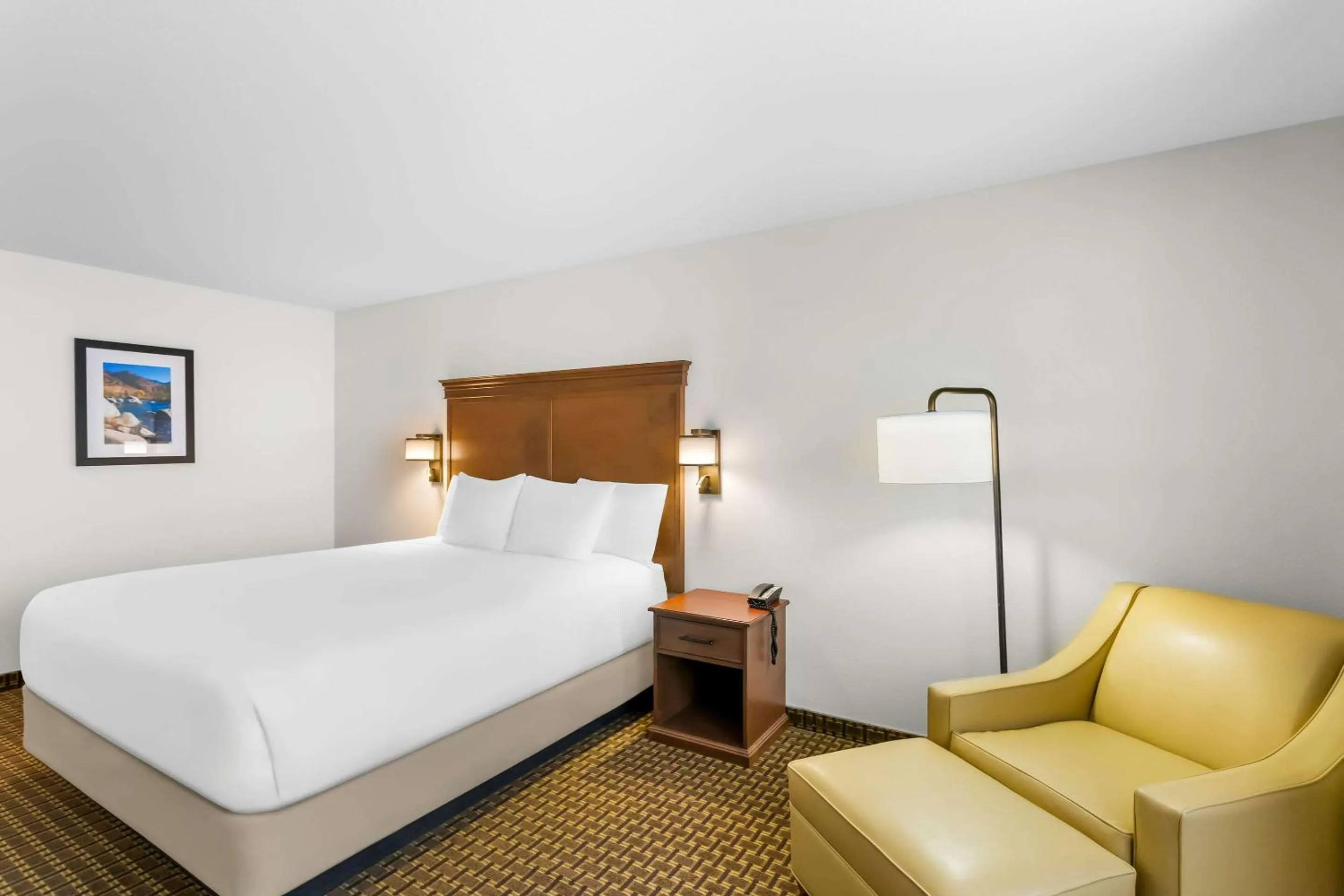 Bedroom, Bed in Comfort Inn & Suites Susanville