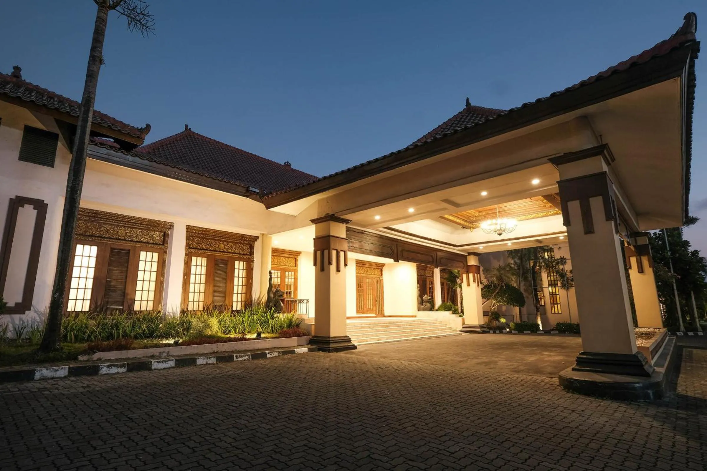 Property building in Loman Park Hotel Yogyakarta
