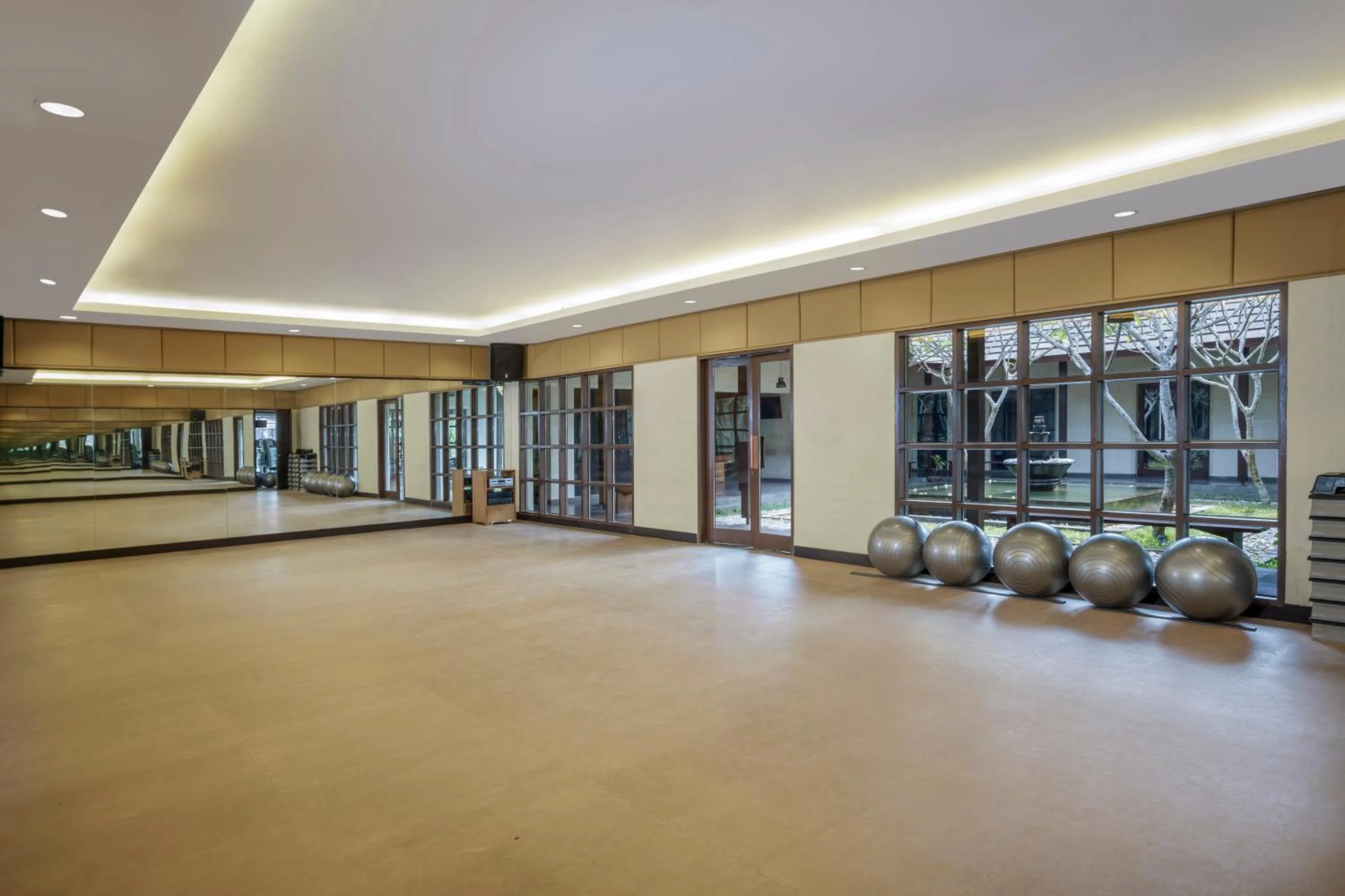 Fitness centre/facilities in Loman Park Hotel Yogyakarta