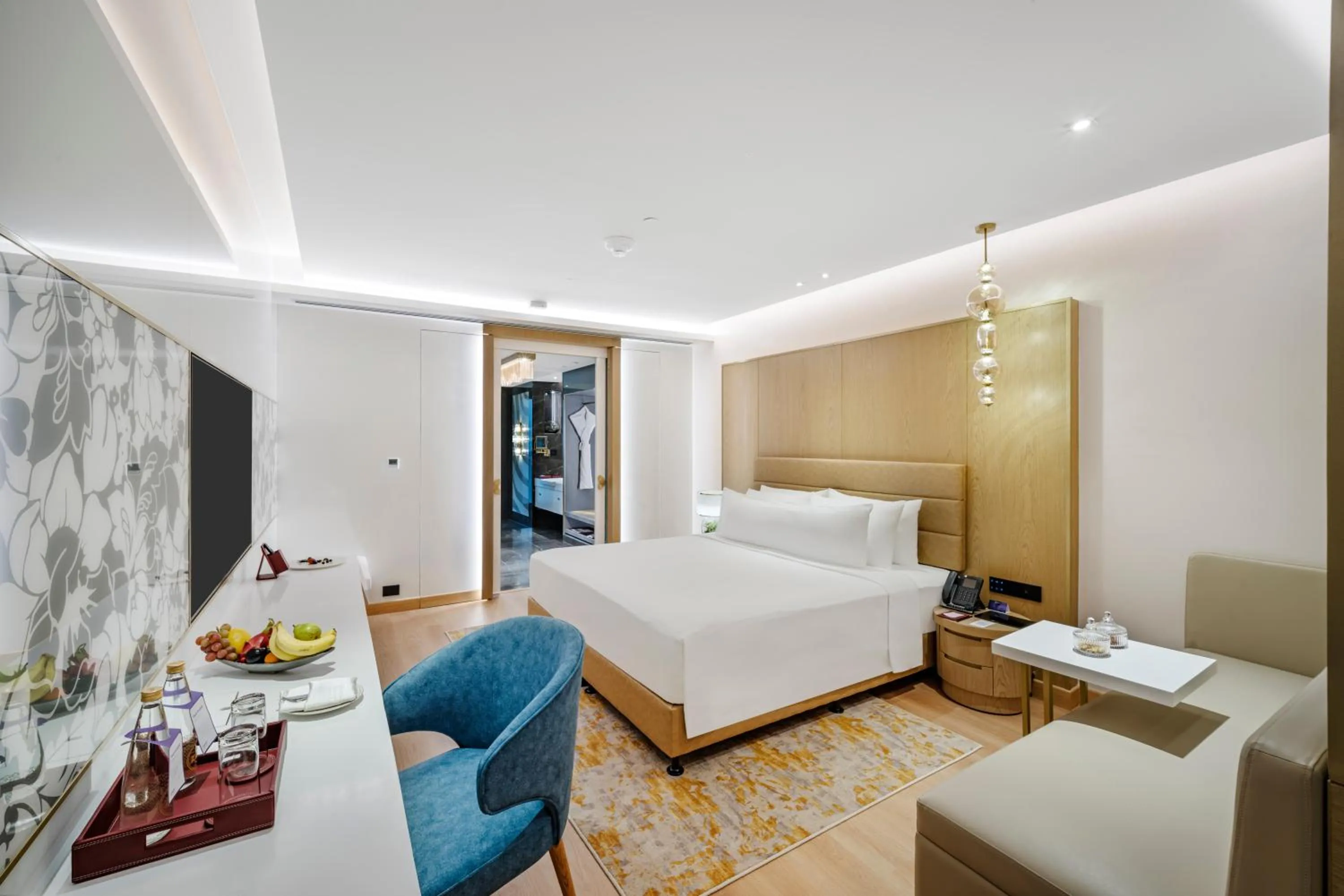 Bedroom, Bed in Radisson Blu Hotel & Suites GRT Chennai