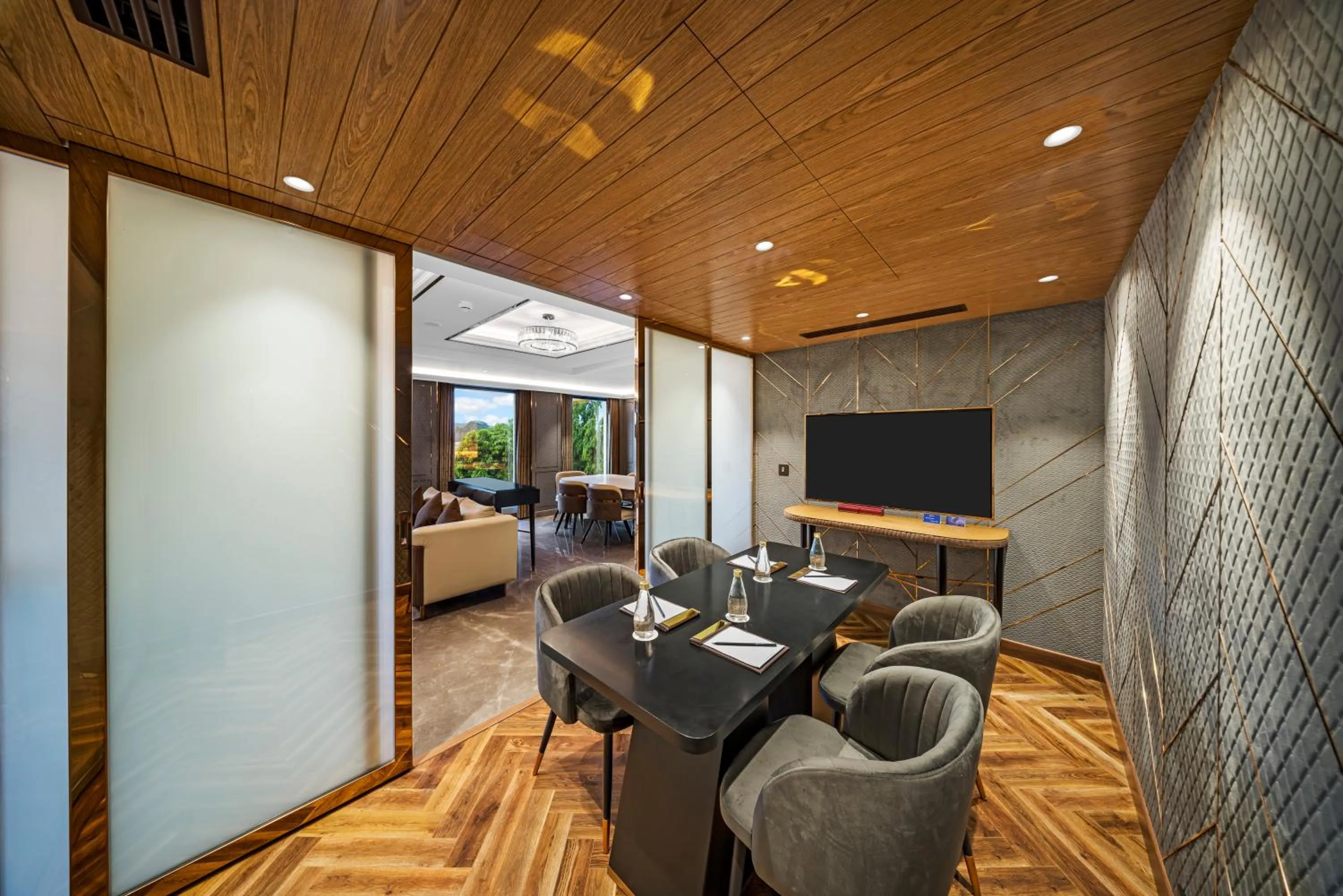 Communal lounge/ TV room in Radisson Blu Hotel & Suites GRT Chennai