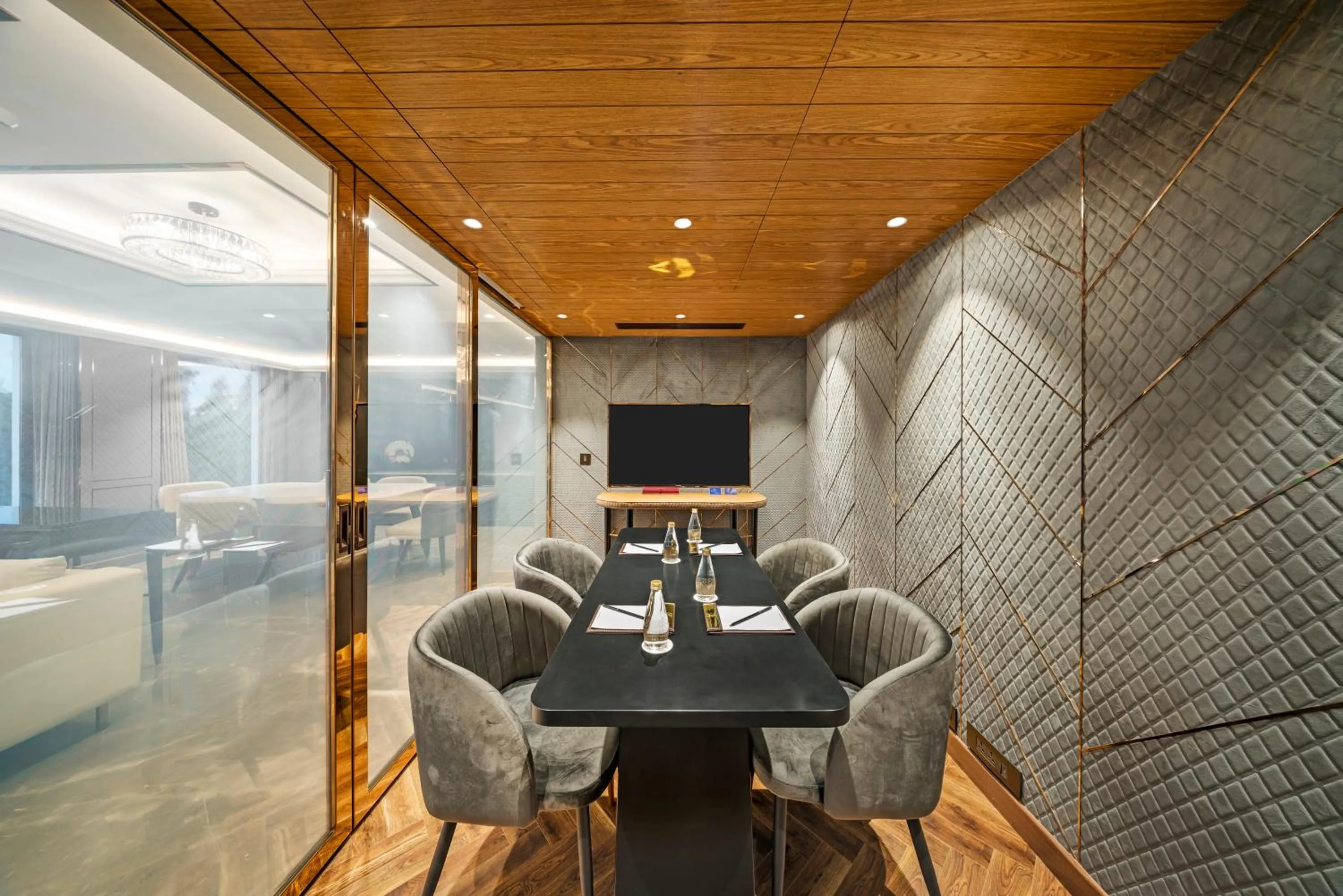 TV and multimedia in Radisson Blu Hotel & Suites GRT Chennai