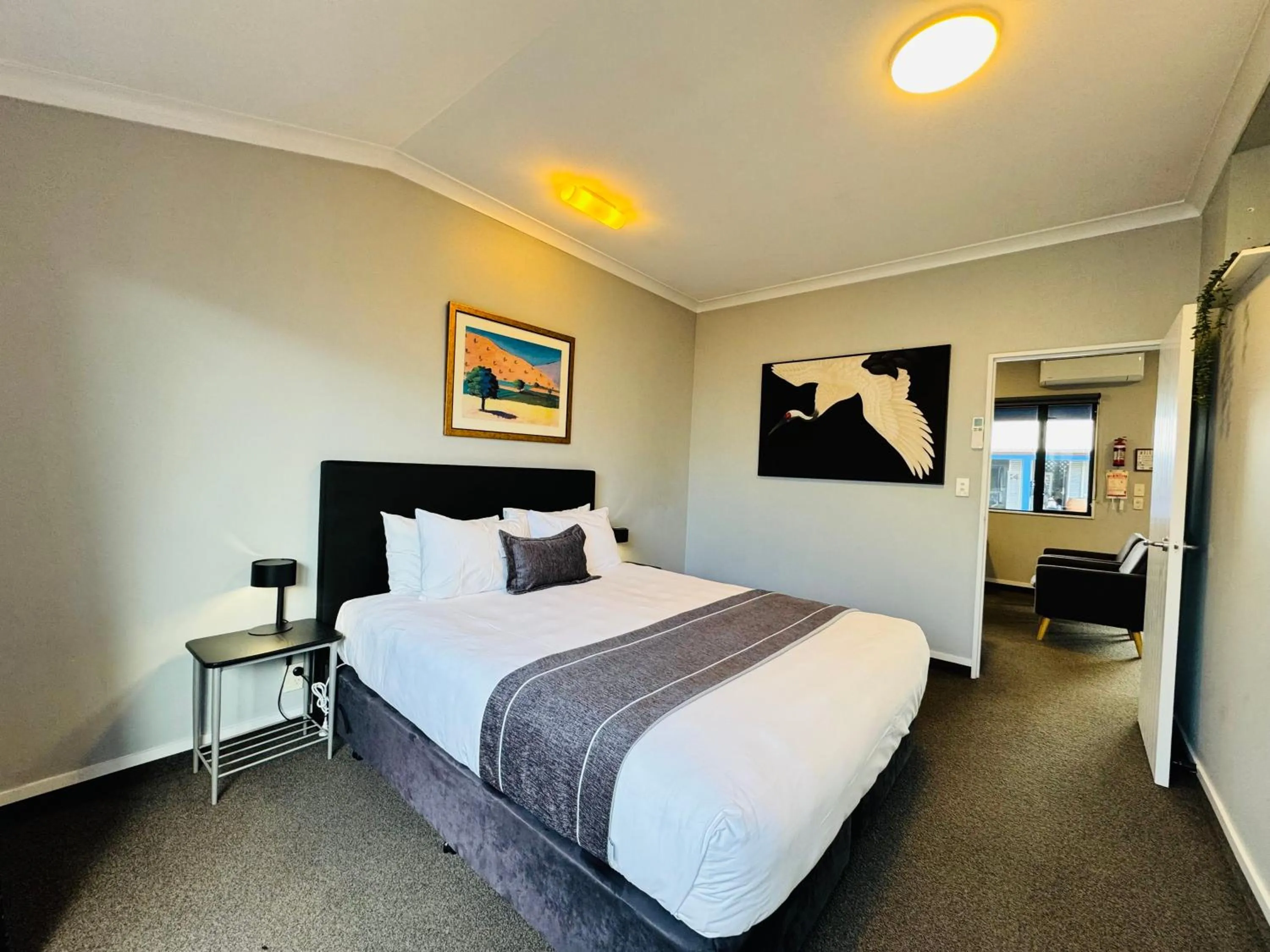 Bed in The Rocks Motel