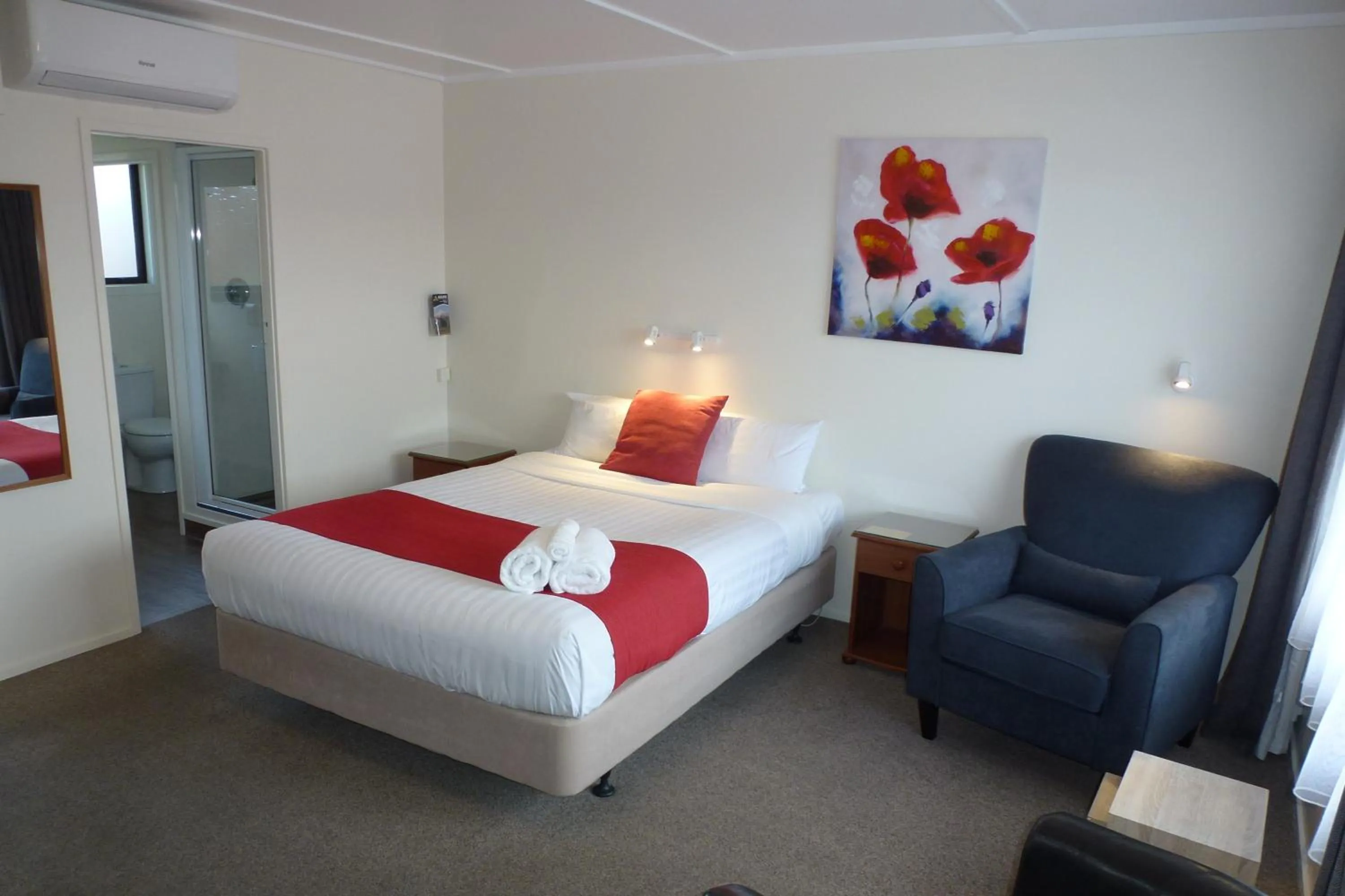 Bed in ASURE Adcroft Motel