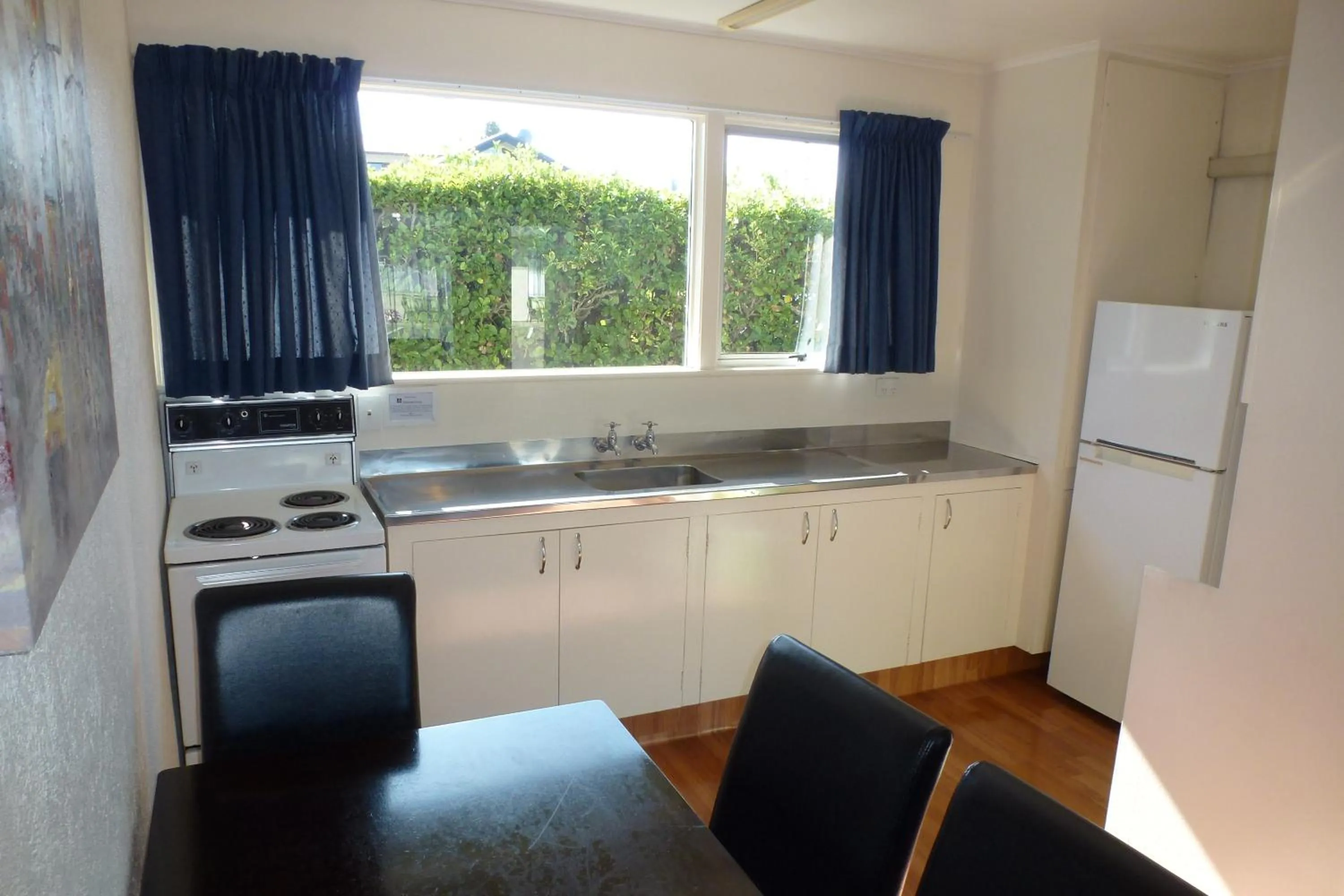 Dining area in ASURE Adcroft Motel