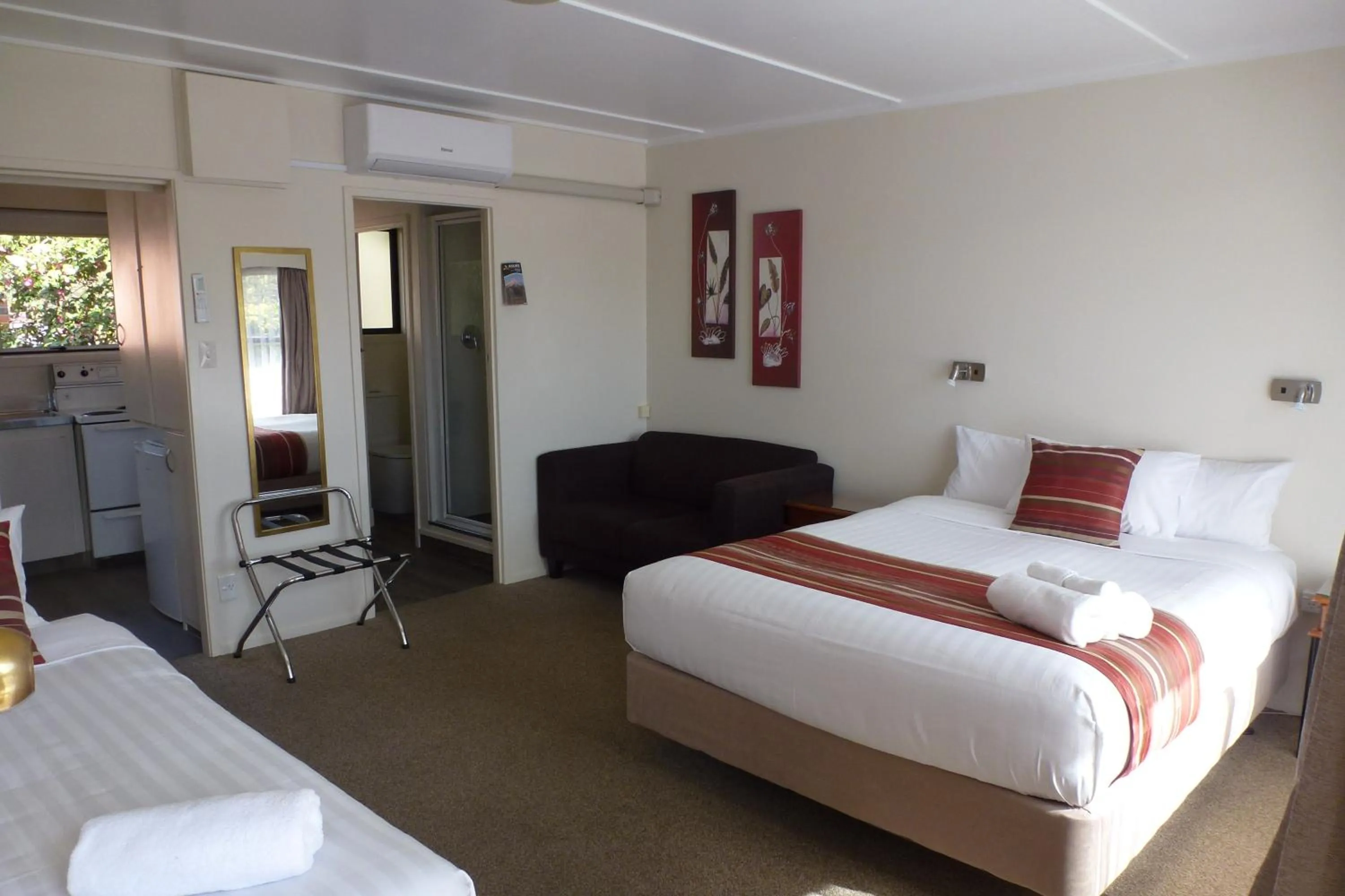 Bed in ASURE Adcroft Motel