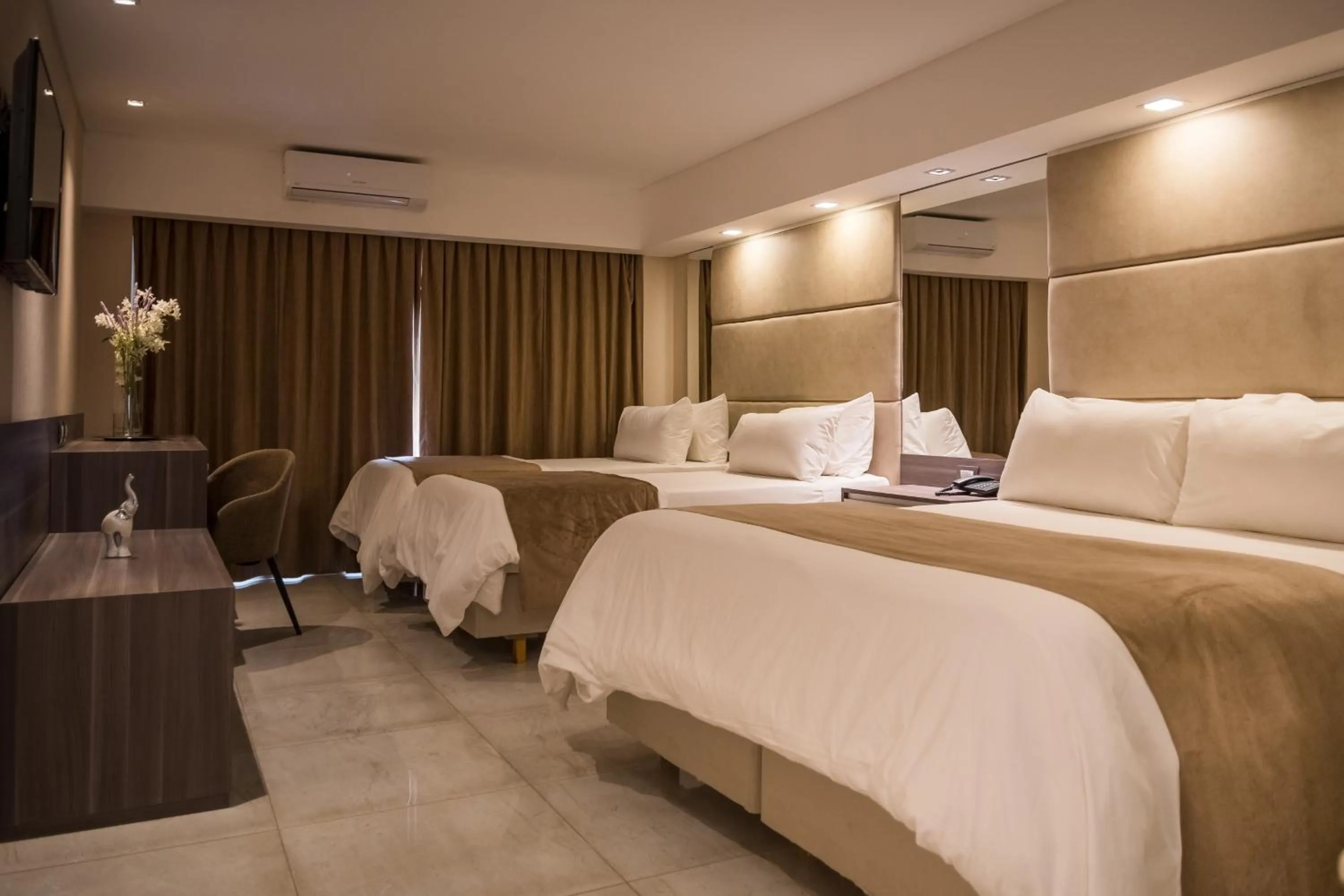 Photo of the whole room, Bed in Eleton Resort & Spa