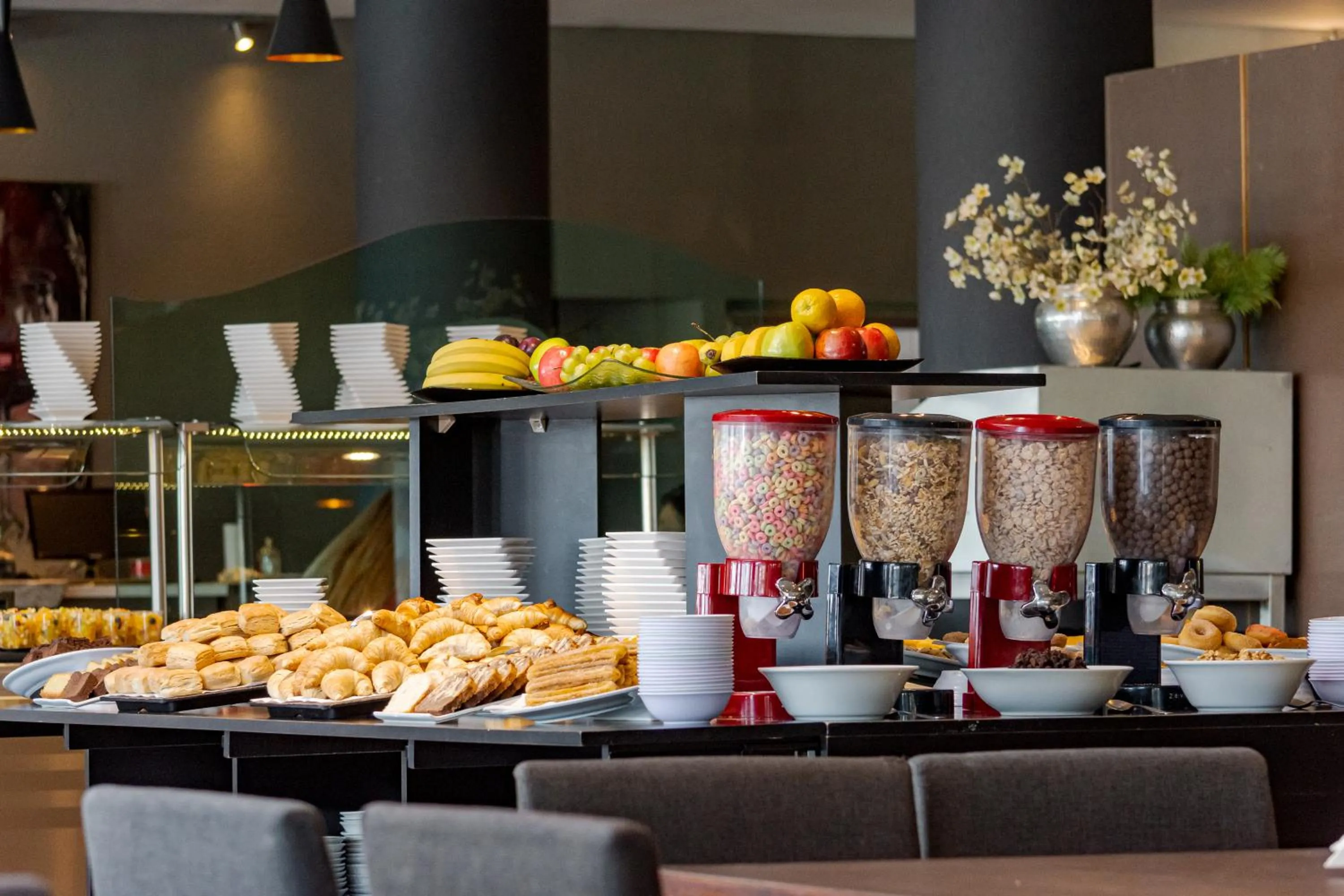 Buffet breakfast in Eleton Resort & Spa