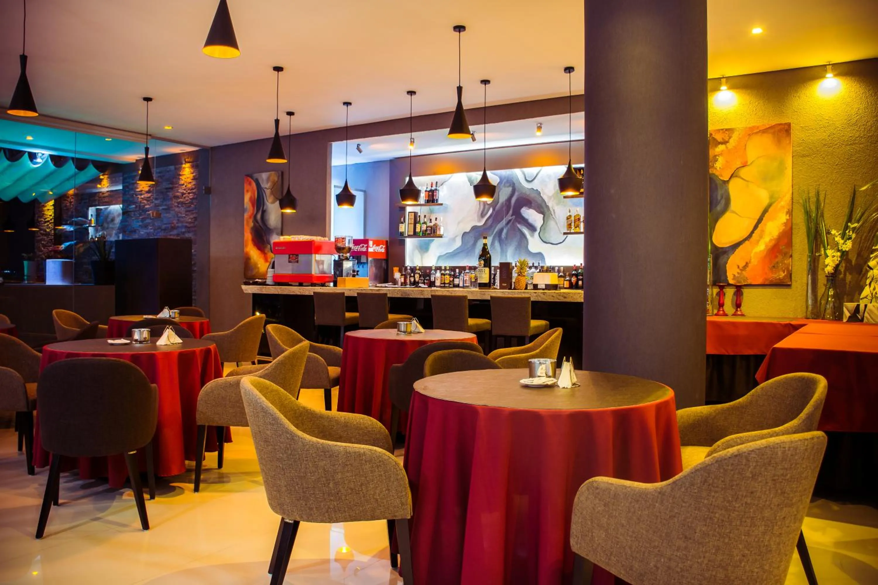 Restaurant/places to eat in Eleton Resort & Spa