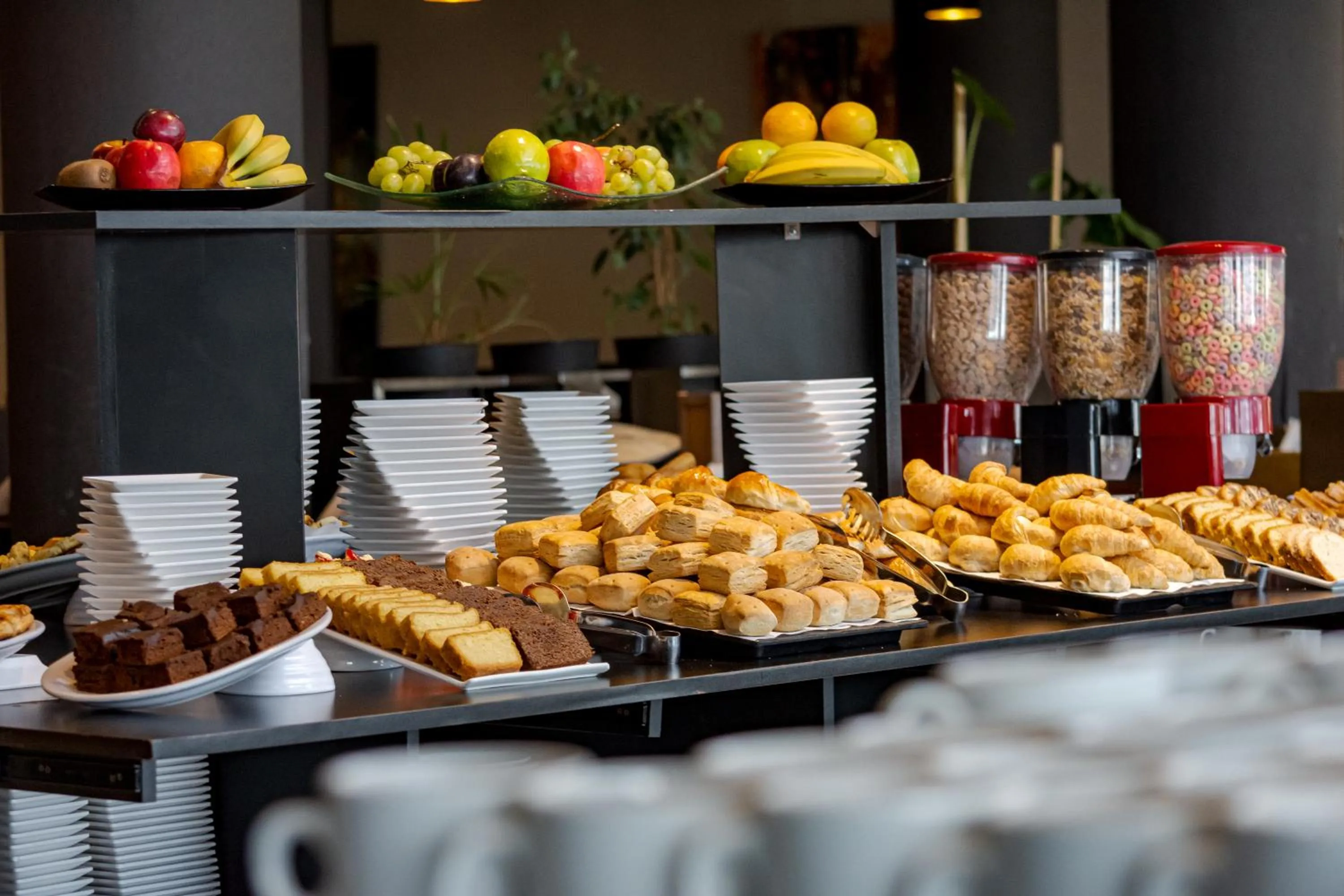 Buffet breakfast in Eleton Resort & Spa
