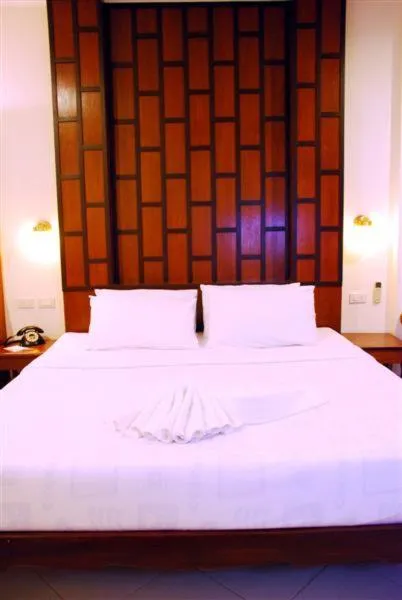 Bedroom, Bed in The Album Loft