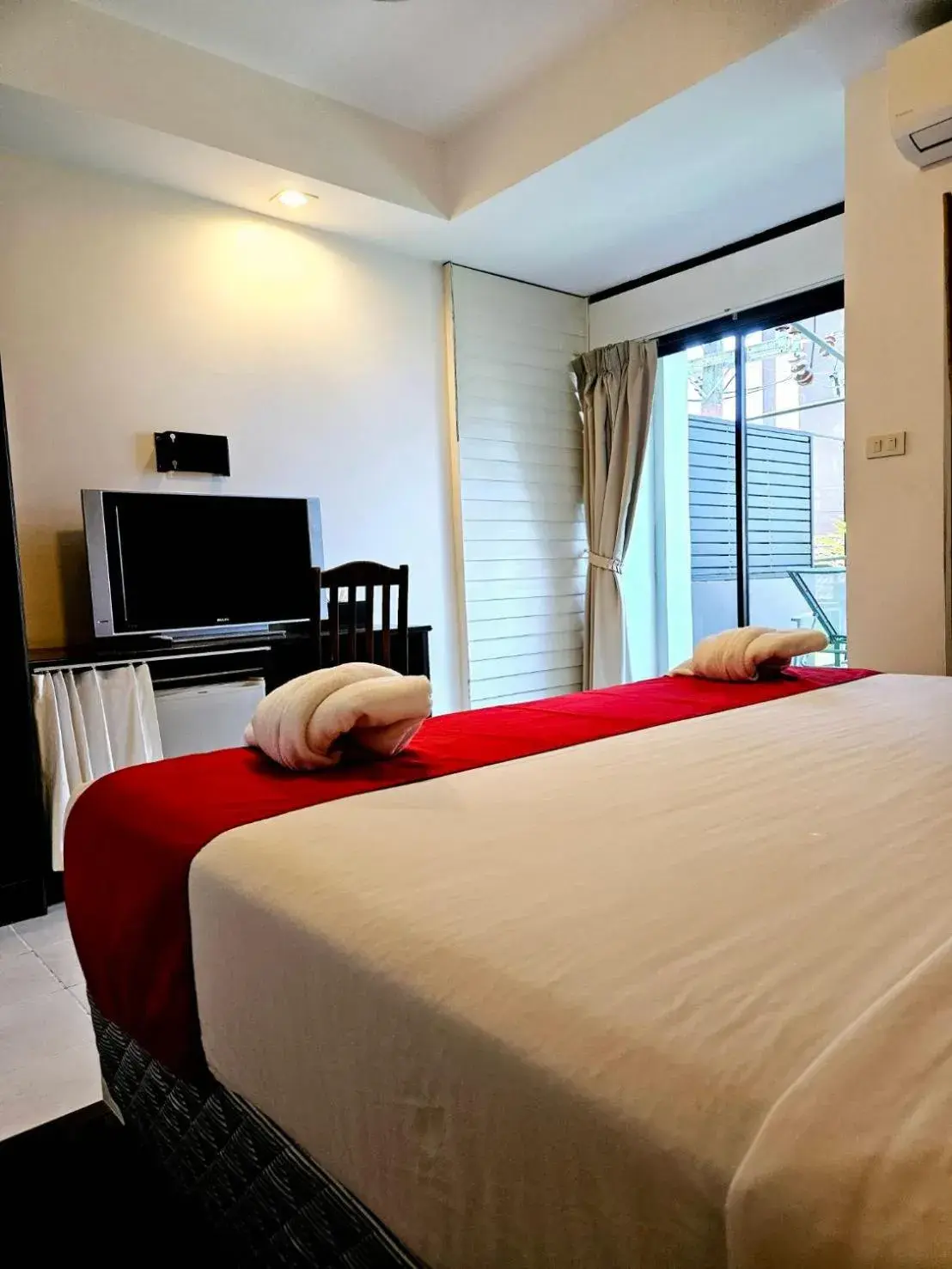 Deluxe Double Room with Balcony in The Album Loft Deluxe Double Room with Balcony in The Album Loft