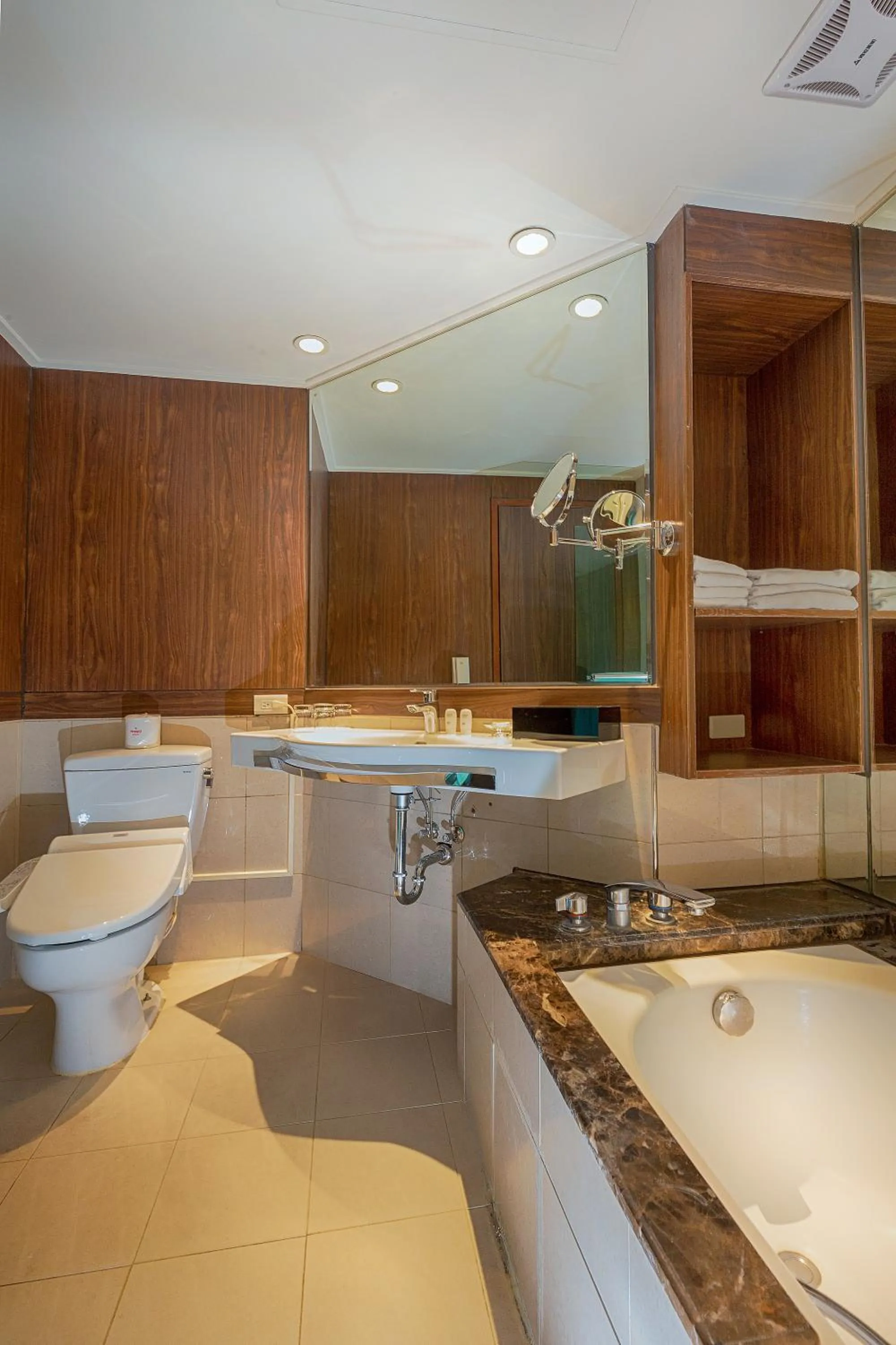 Bathroom in Howard Plaza Hotel Hsinchu