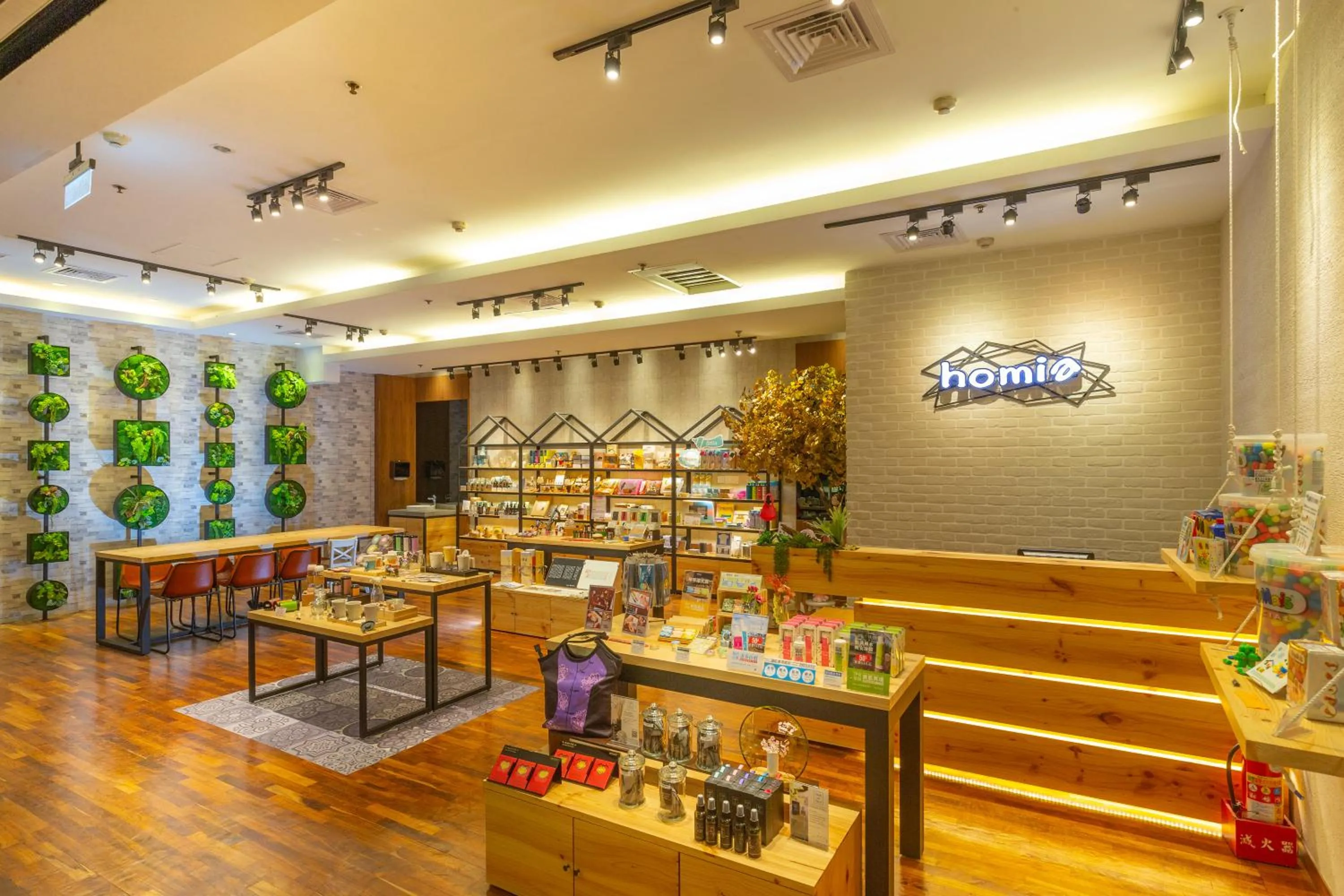 Shopping Area in Howard Plaza Hotel Hsinchu